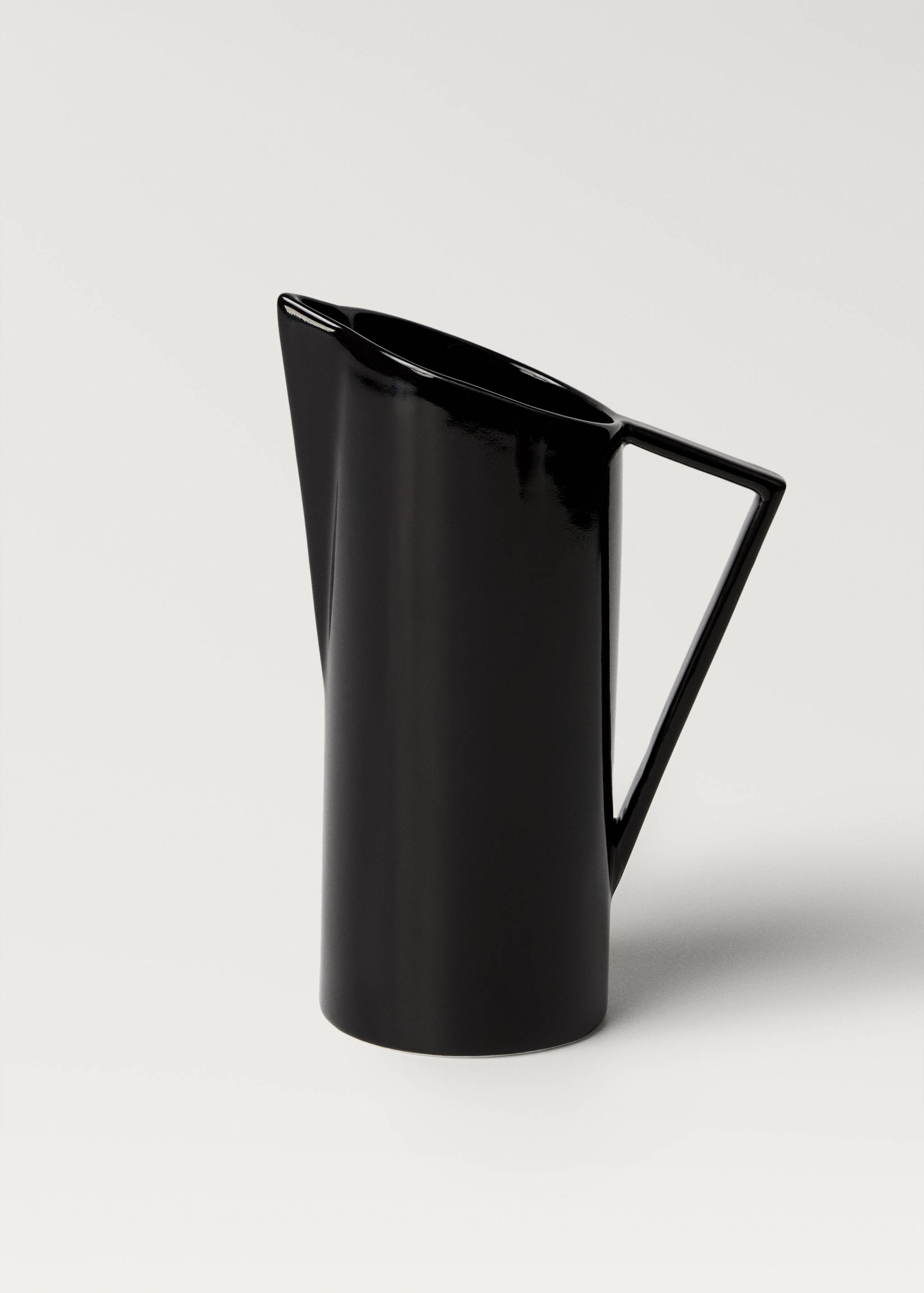 Earthenware jug with handle - Article without model