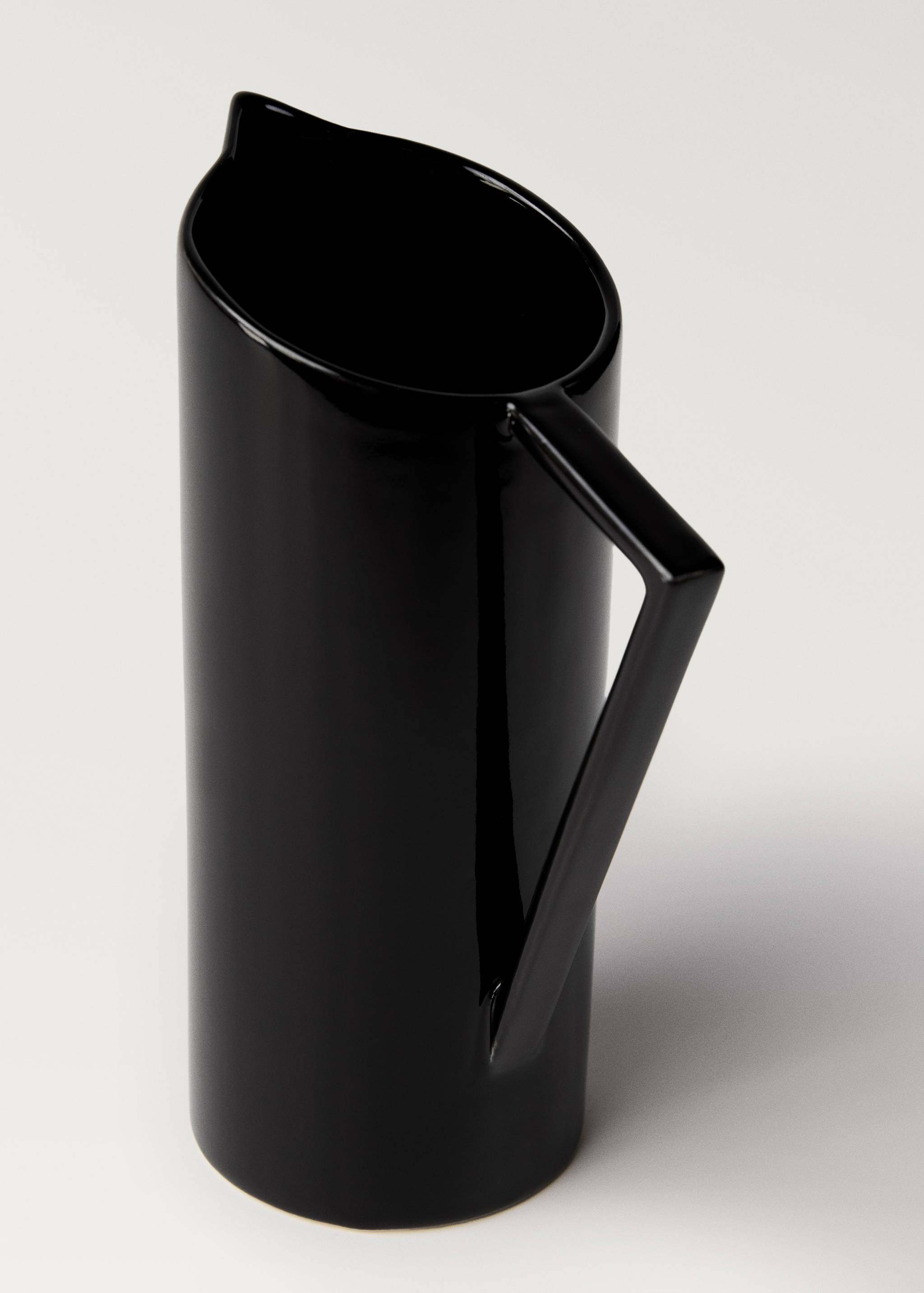 Earthenware jug with handle - Details of the article 1