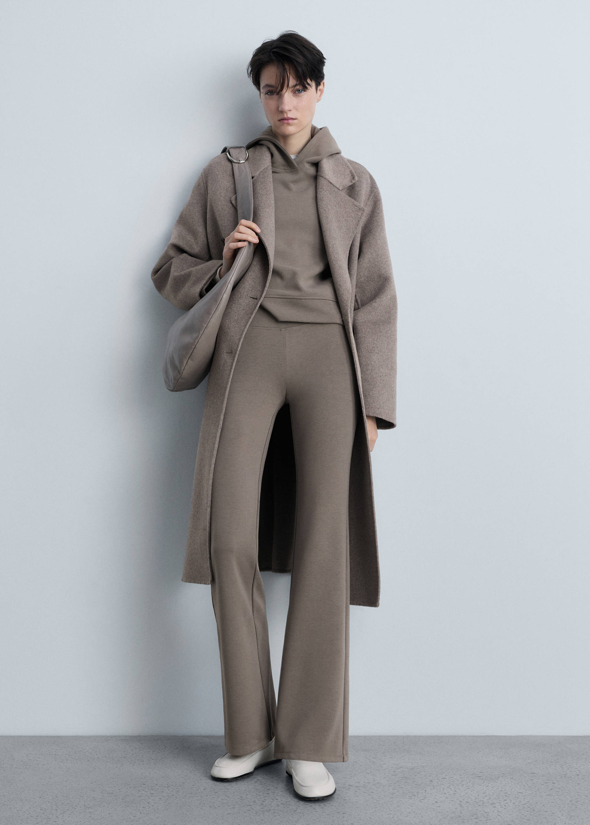 Flared knitted trousers - General plane