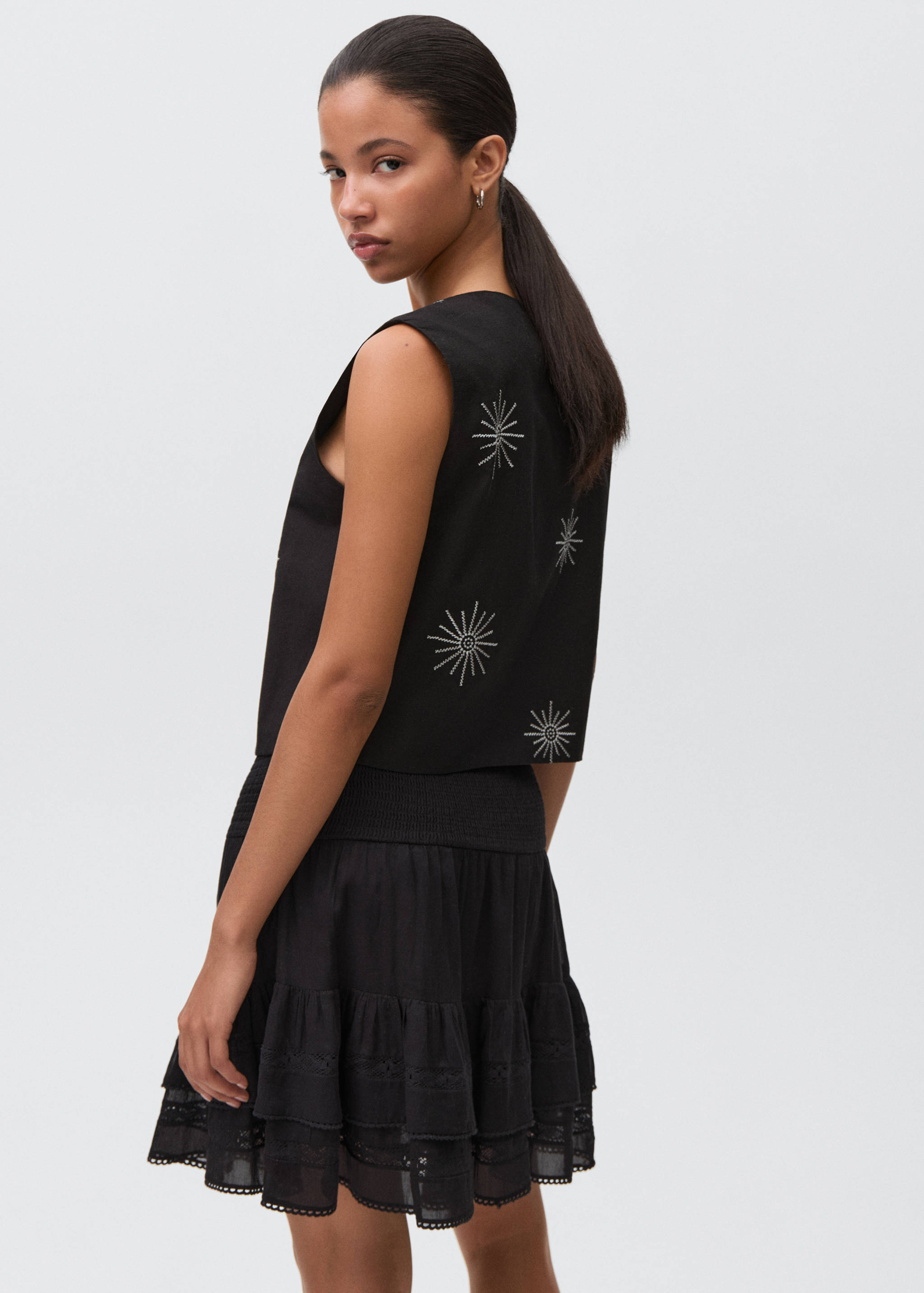 Gathered skirt with ruffles - Reverse of the article