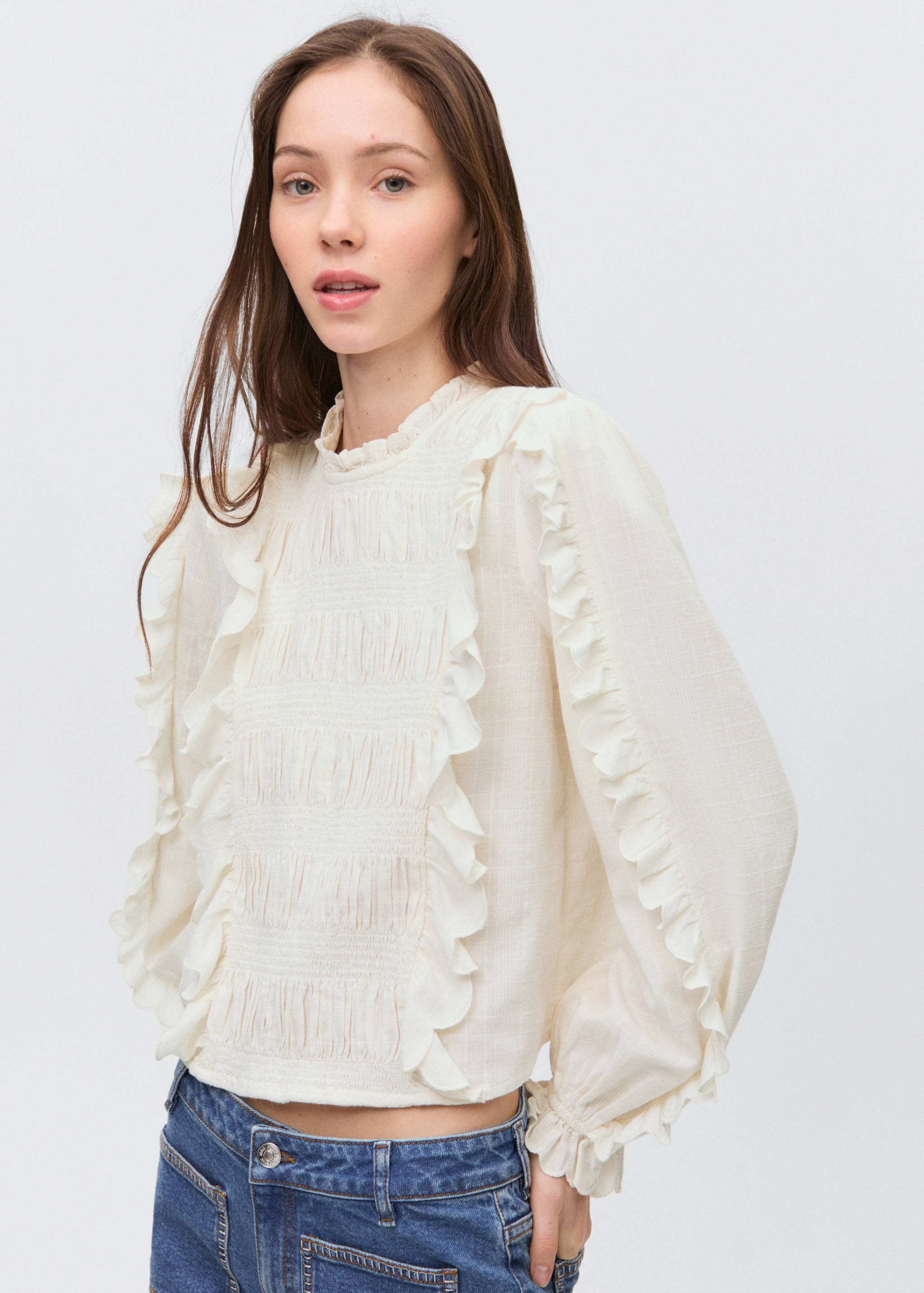 Blusa fruncida volantes - Plano medio