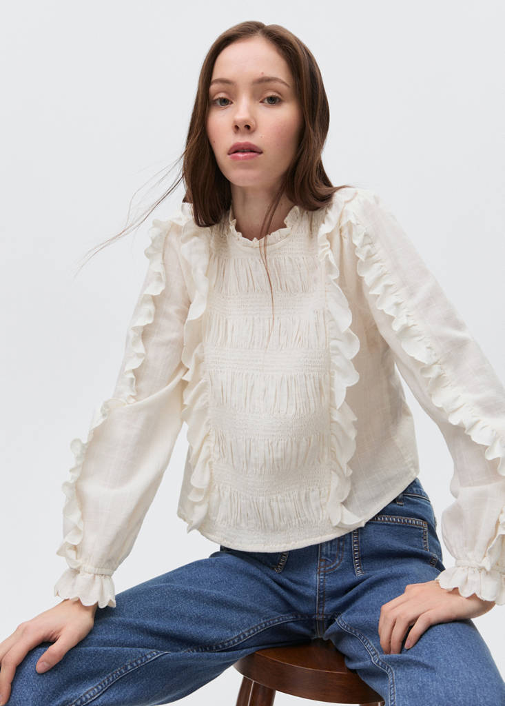Ruched blouse with ruffles — Off White