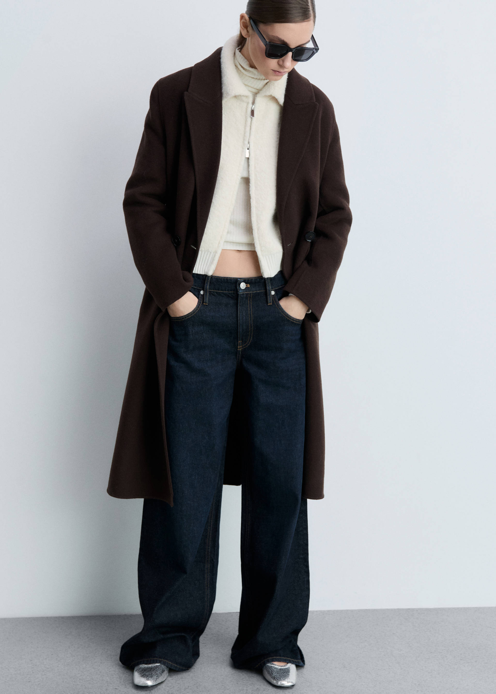 Cracked-heel shoes - Details of the article 9