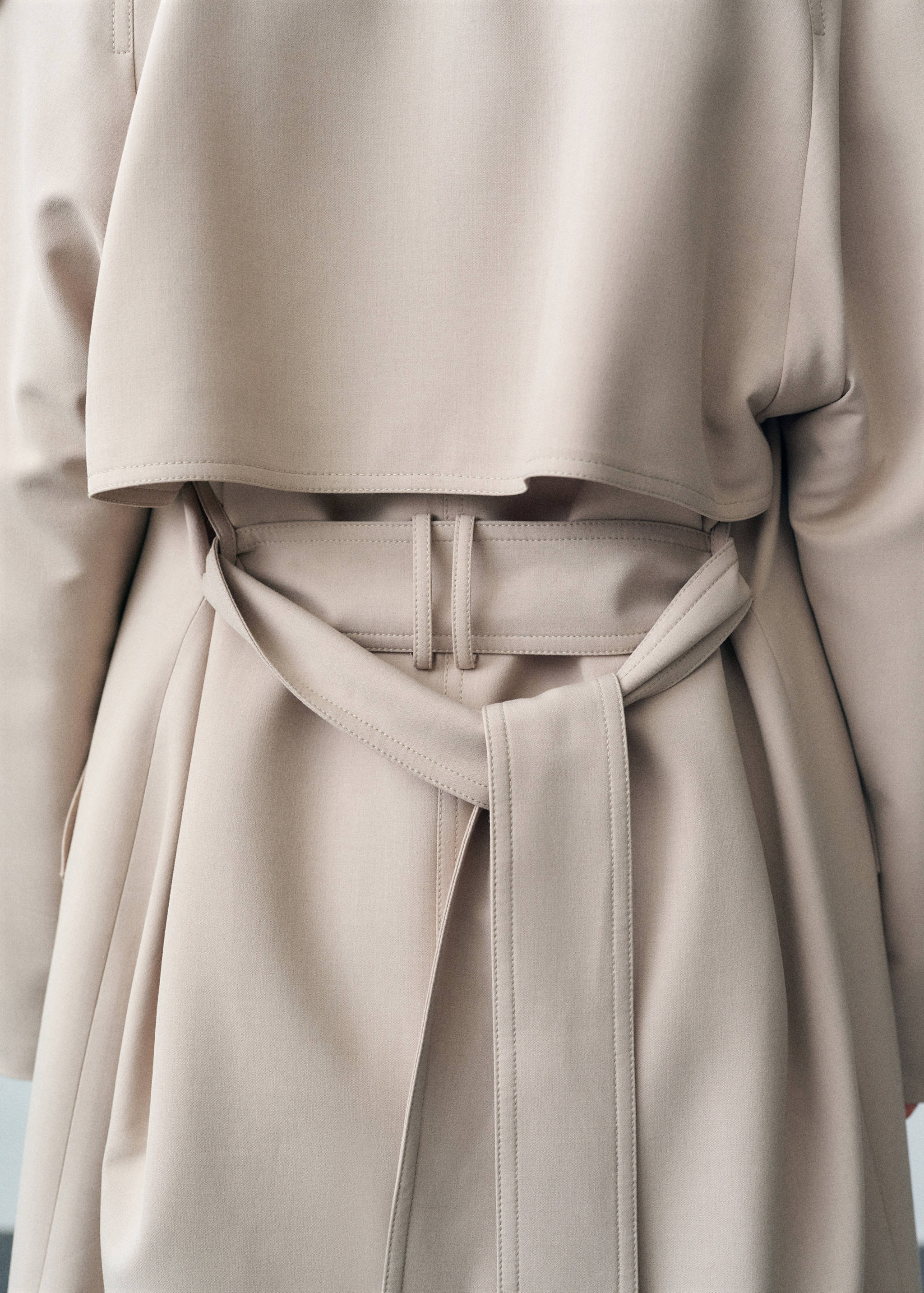 Oversized trench coat with belt - Details of the article 6