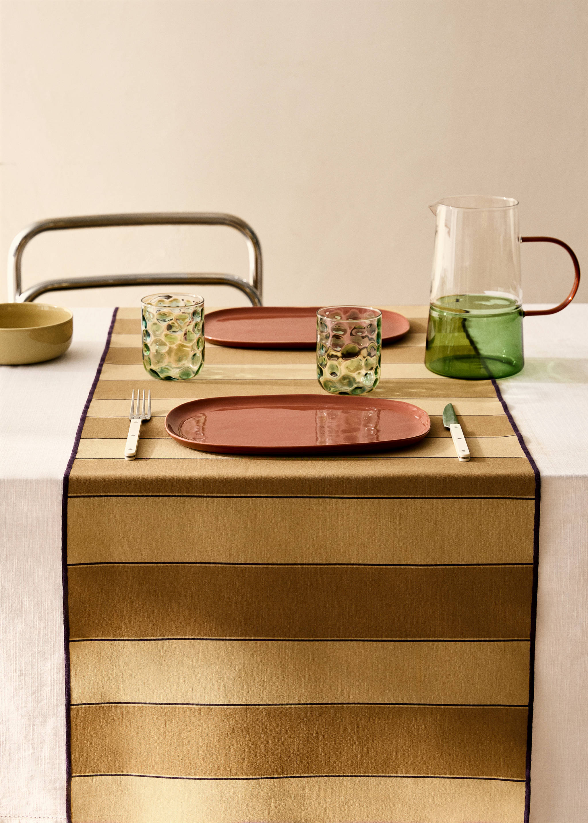 Resin stripe-print cotton table runner - General plane