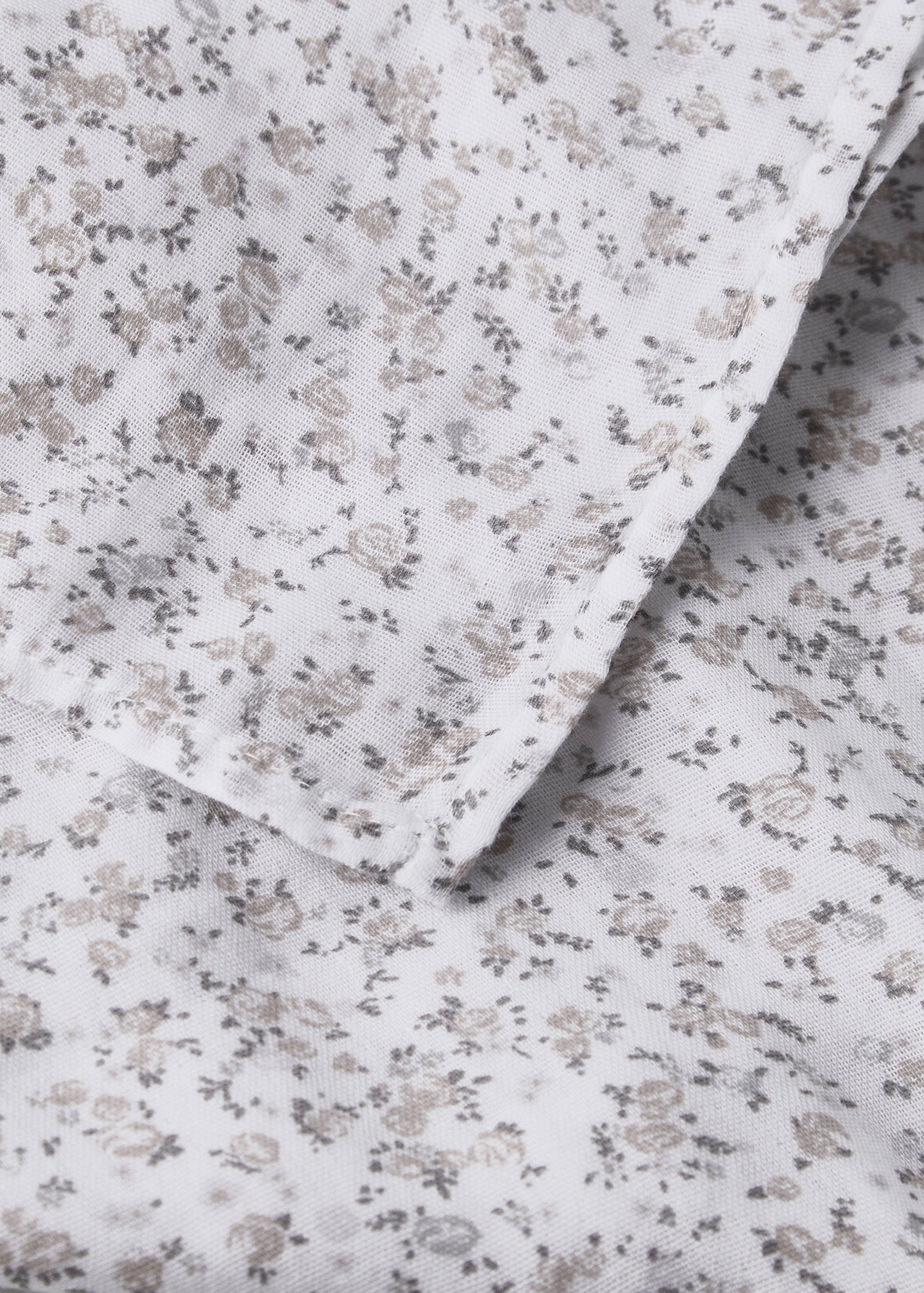 Cotton baby swaddle with mini-floral print - Details of the article 2