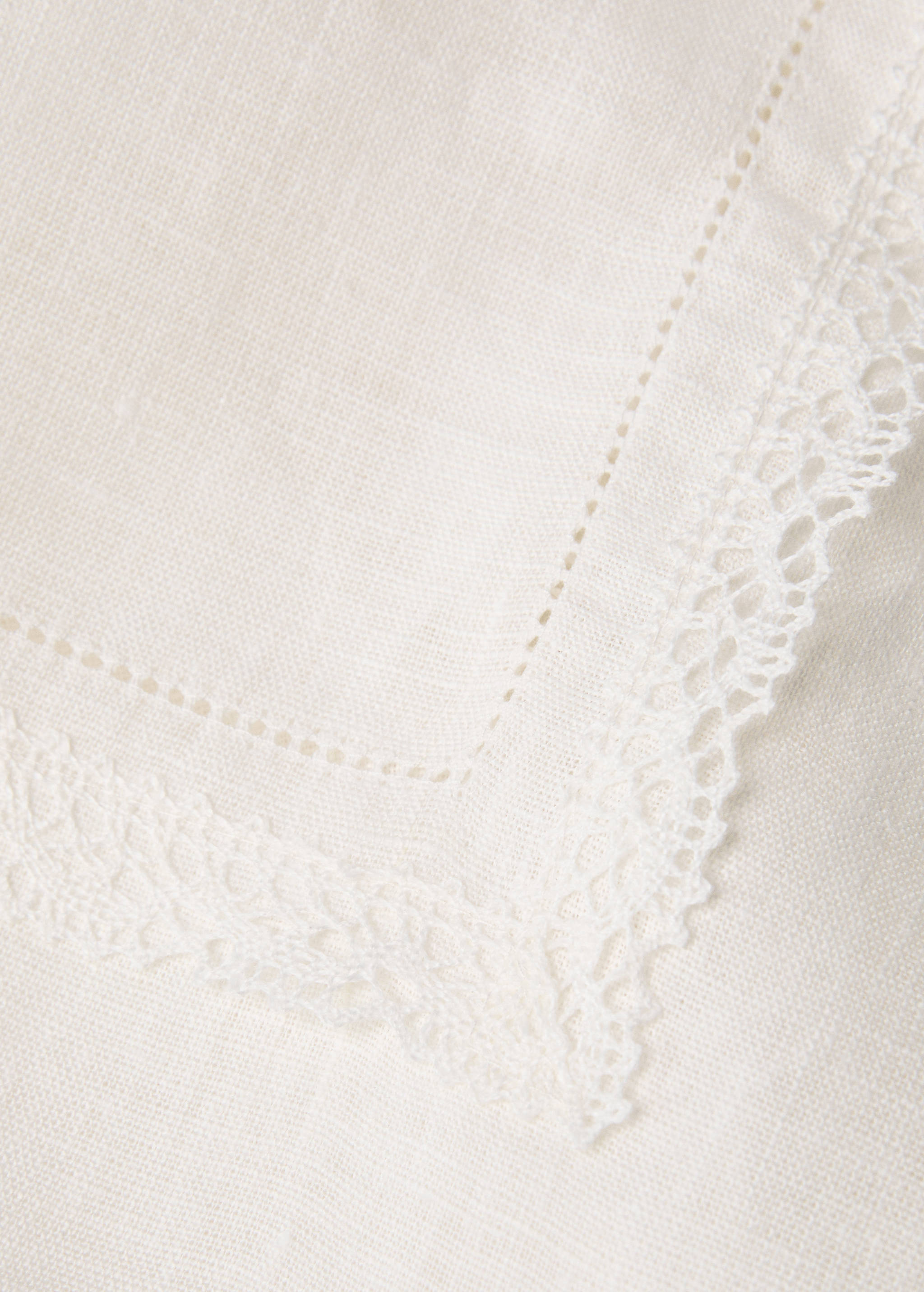 Linen lace tablecloth for 8 to 10 diners - Details of the article 1