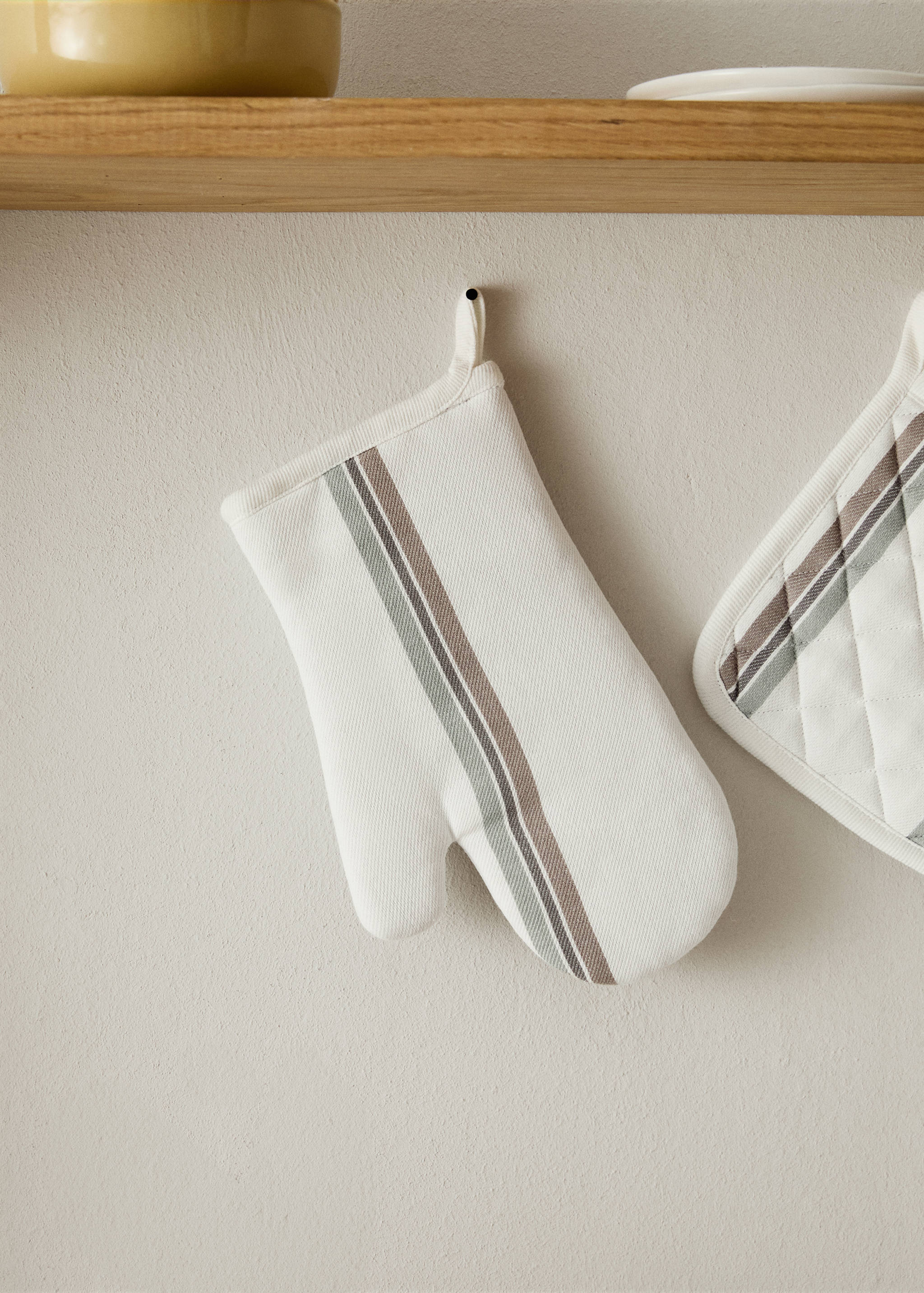 Cotton yarn-dyed striped mitt - General plane