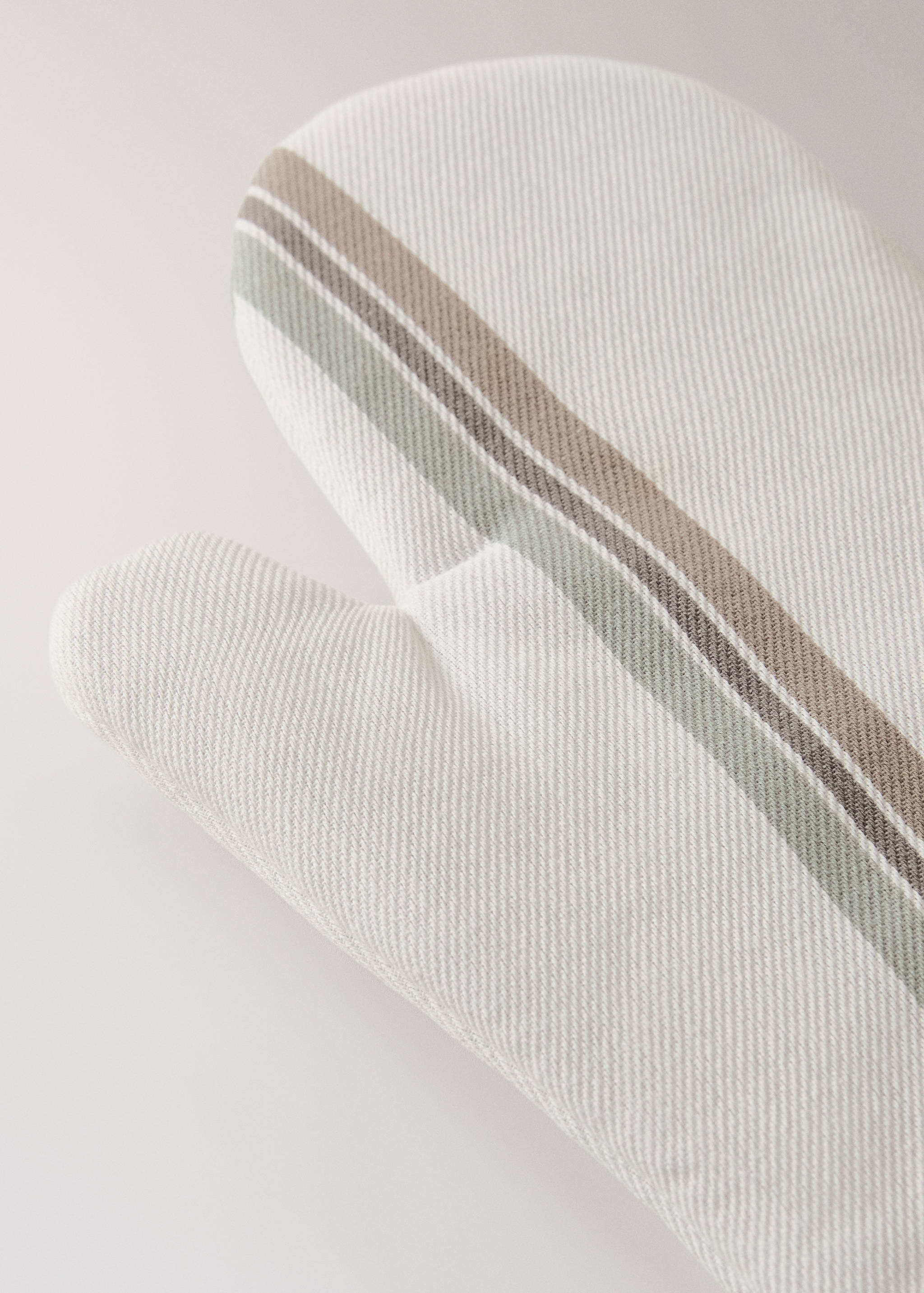 Cotton yarn-dyed striped mitt - Details of the article 2