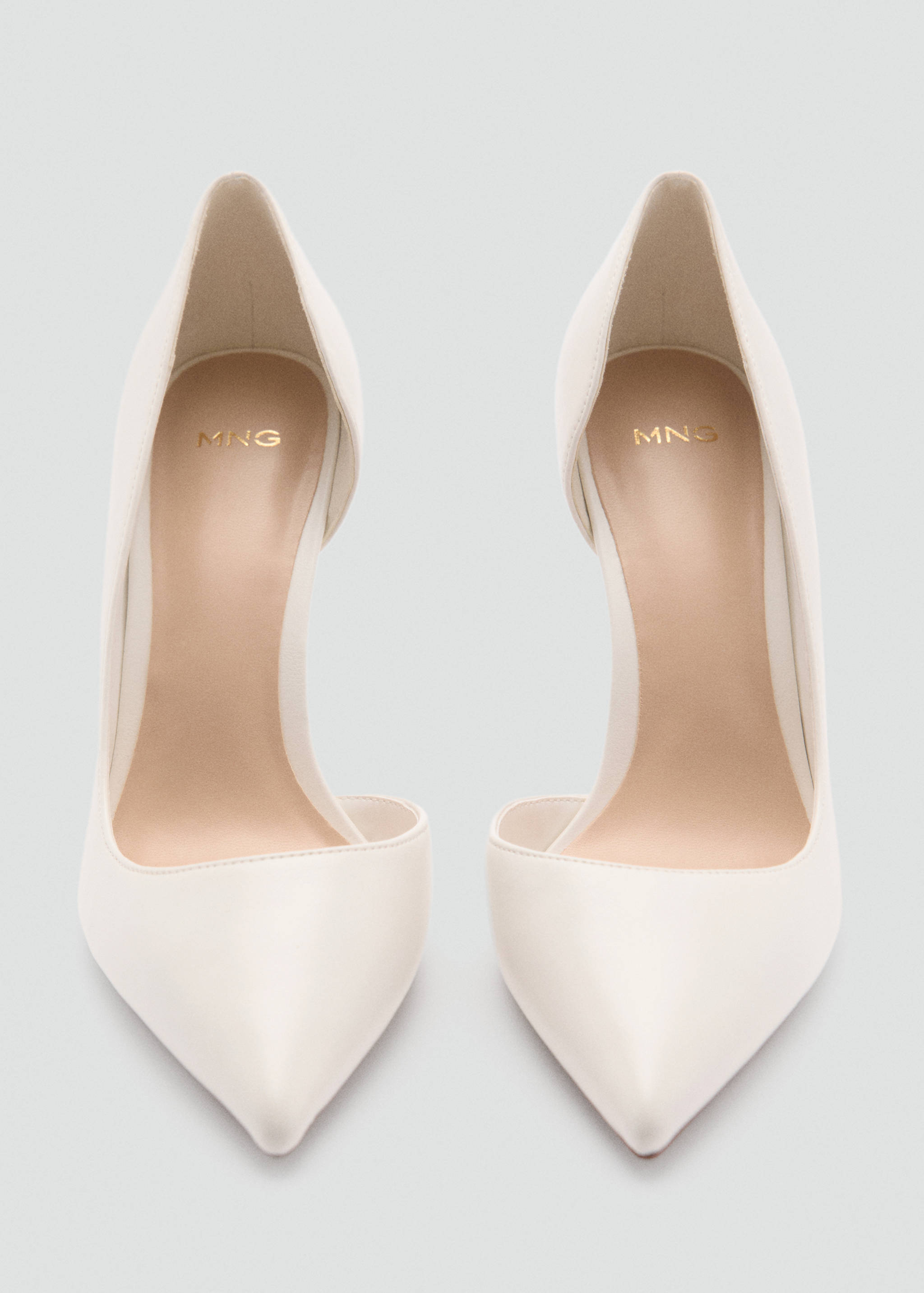 Asymmetrical heeled shoes - Details of the article 3