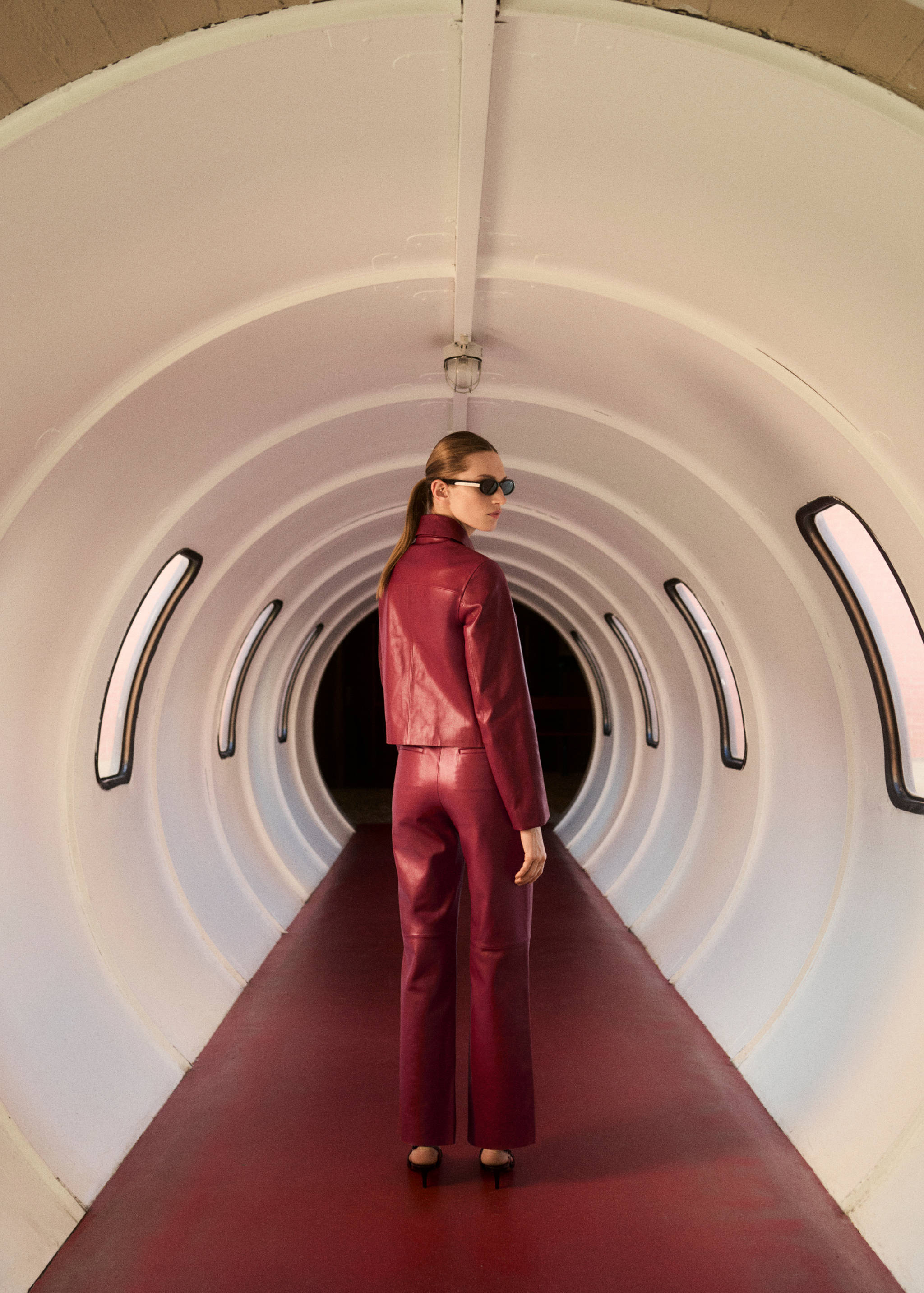 Buttoned leather jacket - General plane