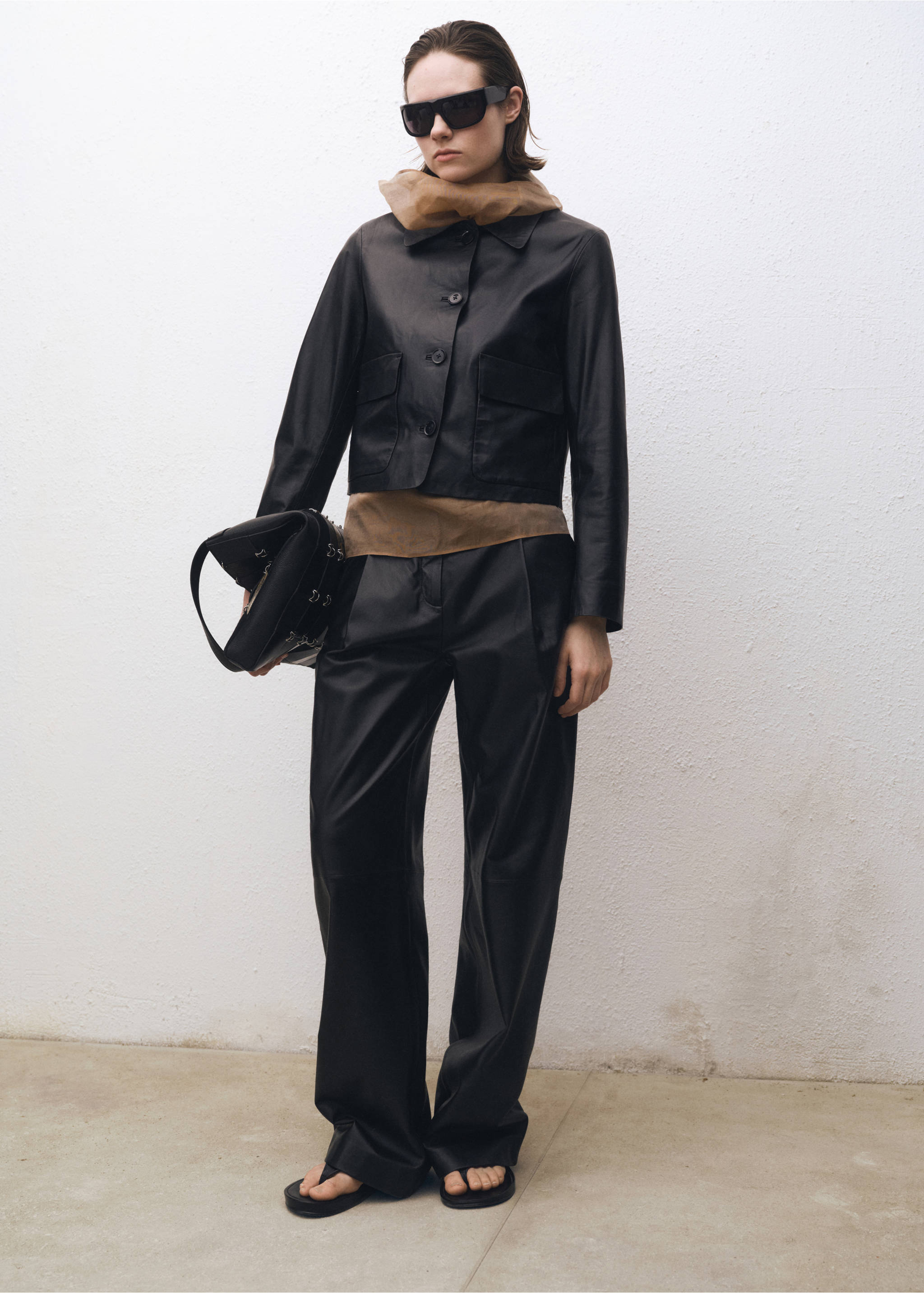 Chaqueta piel botones - Plano general, Negro. Ref: 87094074-00.