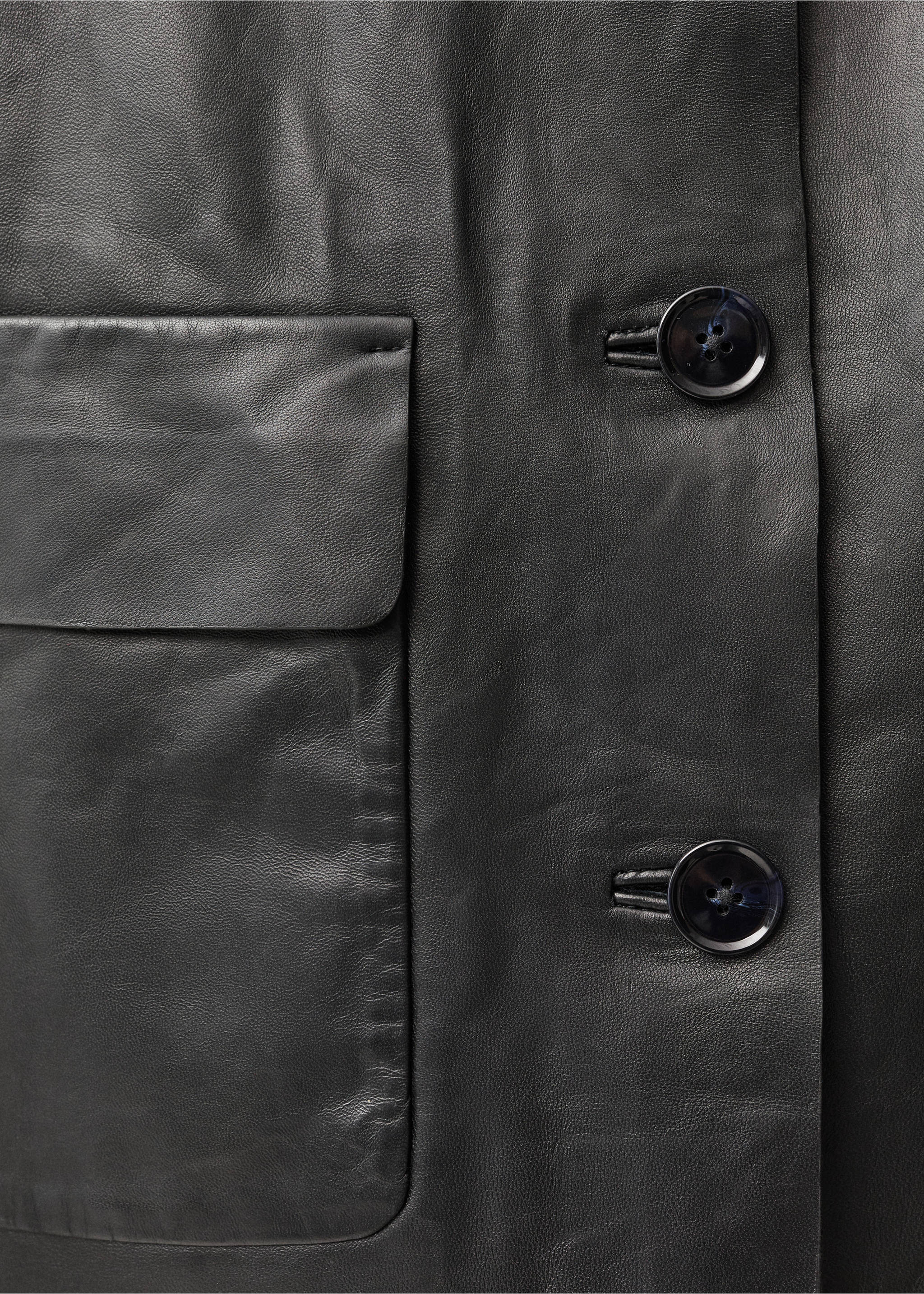Chaqueta piel botones - Detalle del artículo 8, Negro. Ref: 87094074-00.