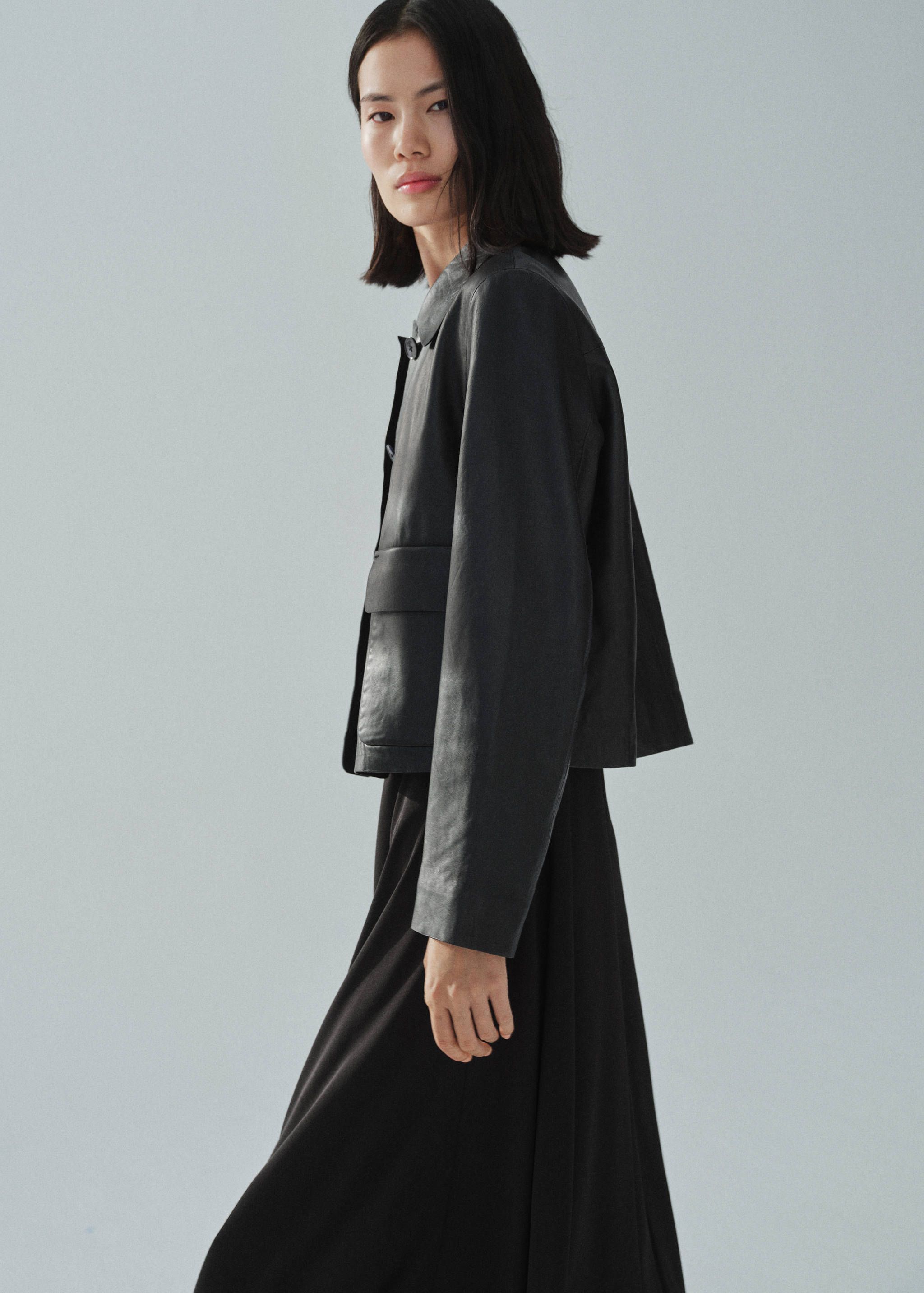 Buttoned leather jacket - Details of the article 1