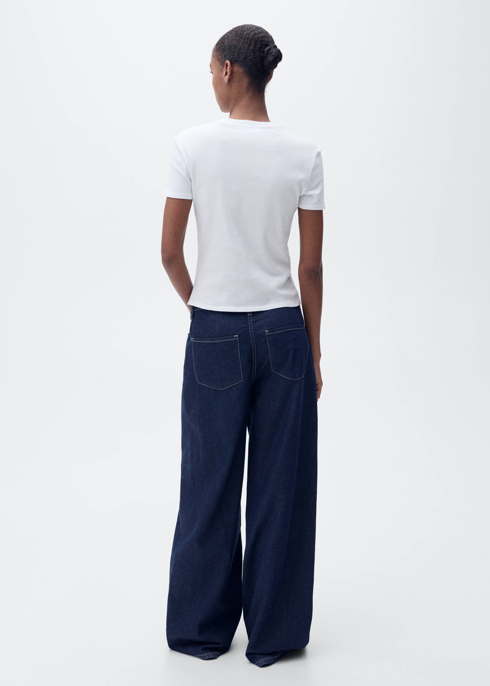 Приталенная футболка из хлопка - Обратная сторона изделия