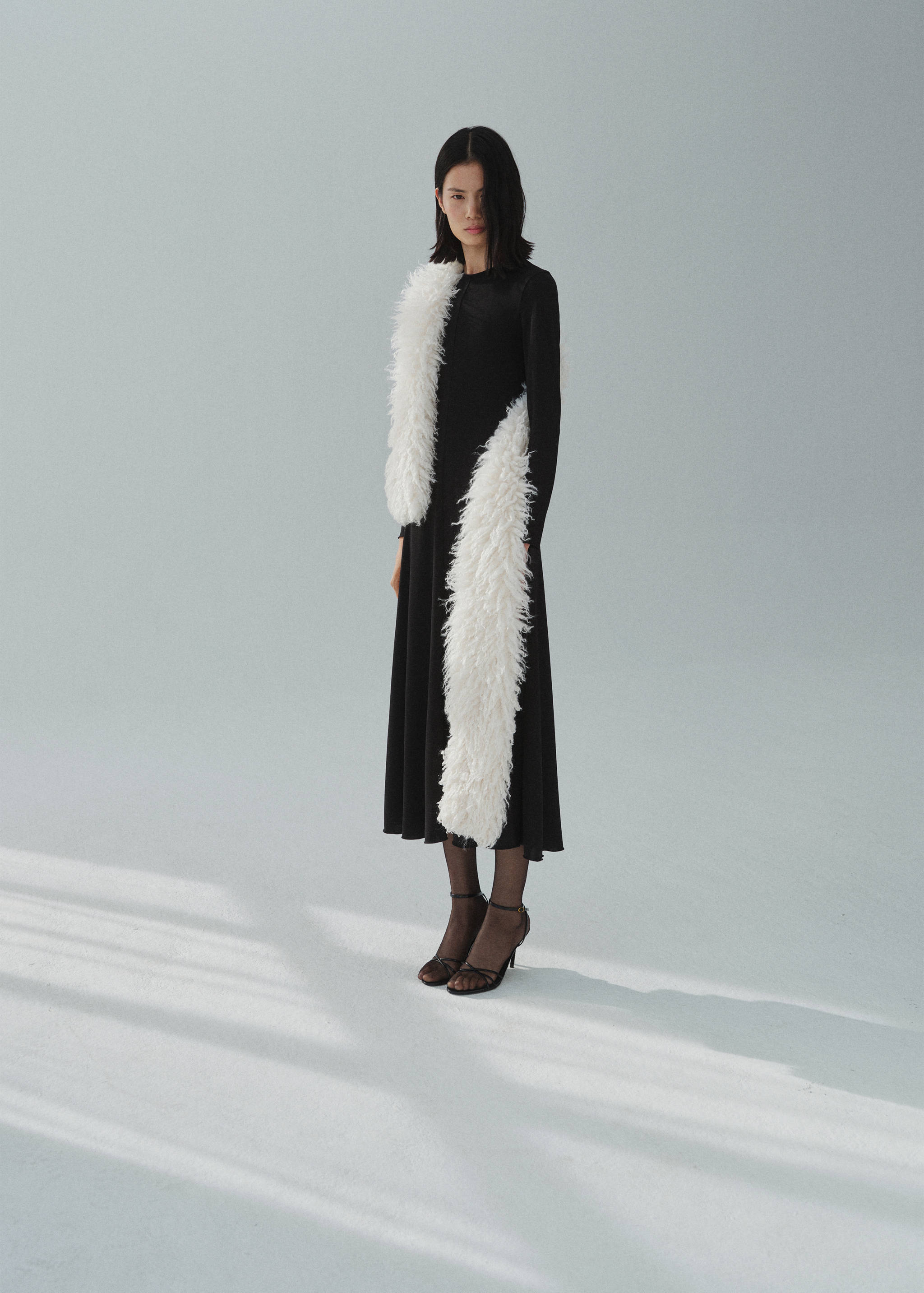 Long flared knitted dress - General plane