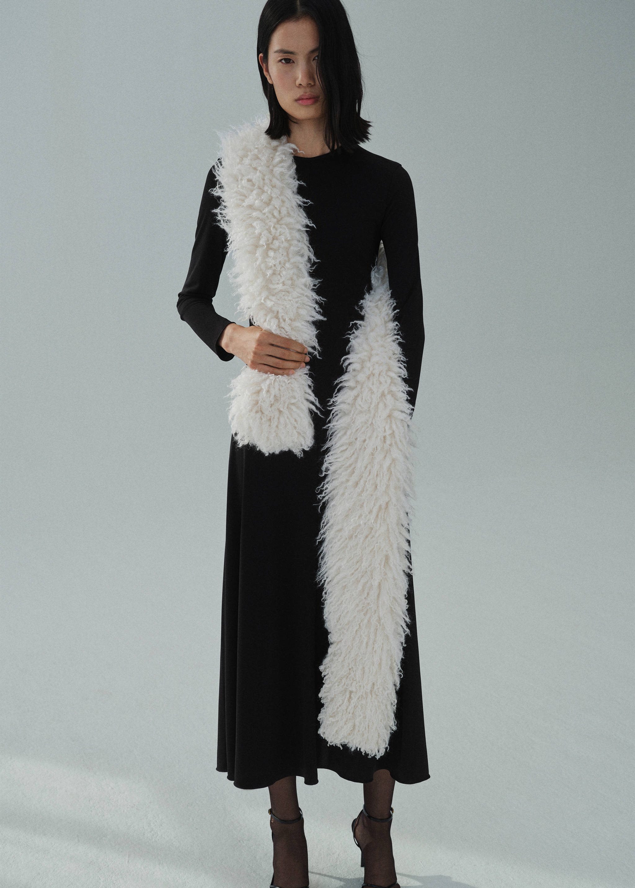 Long flared knitted dress - Details of the article 2