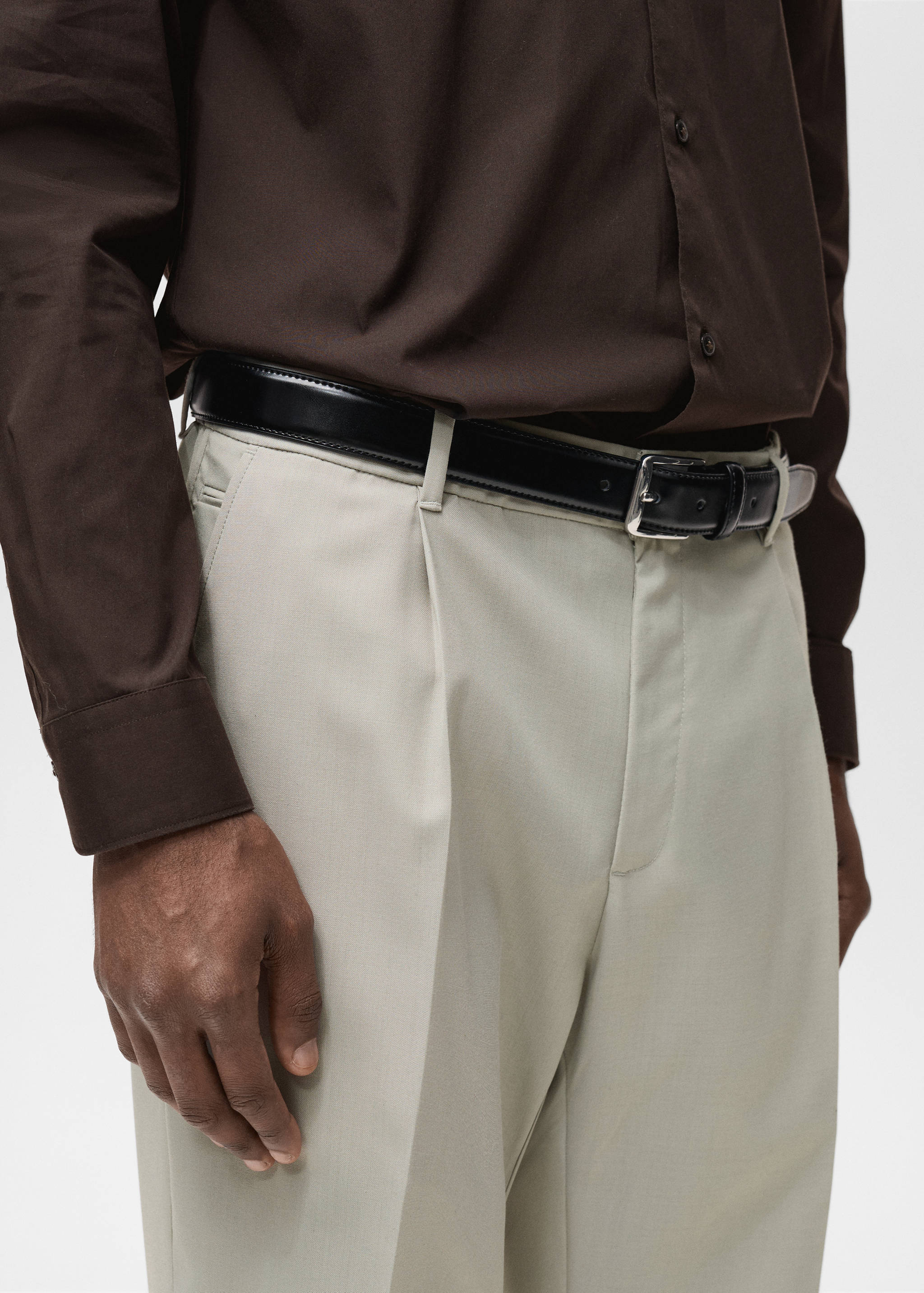 Slim-fit pleated cool wool pants - Details of the article 1