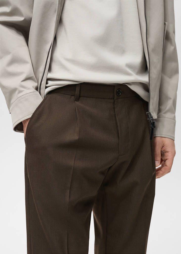Slim-fit pleated cool wool trousers — Chocolate