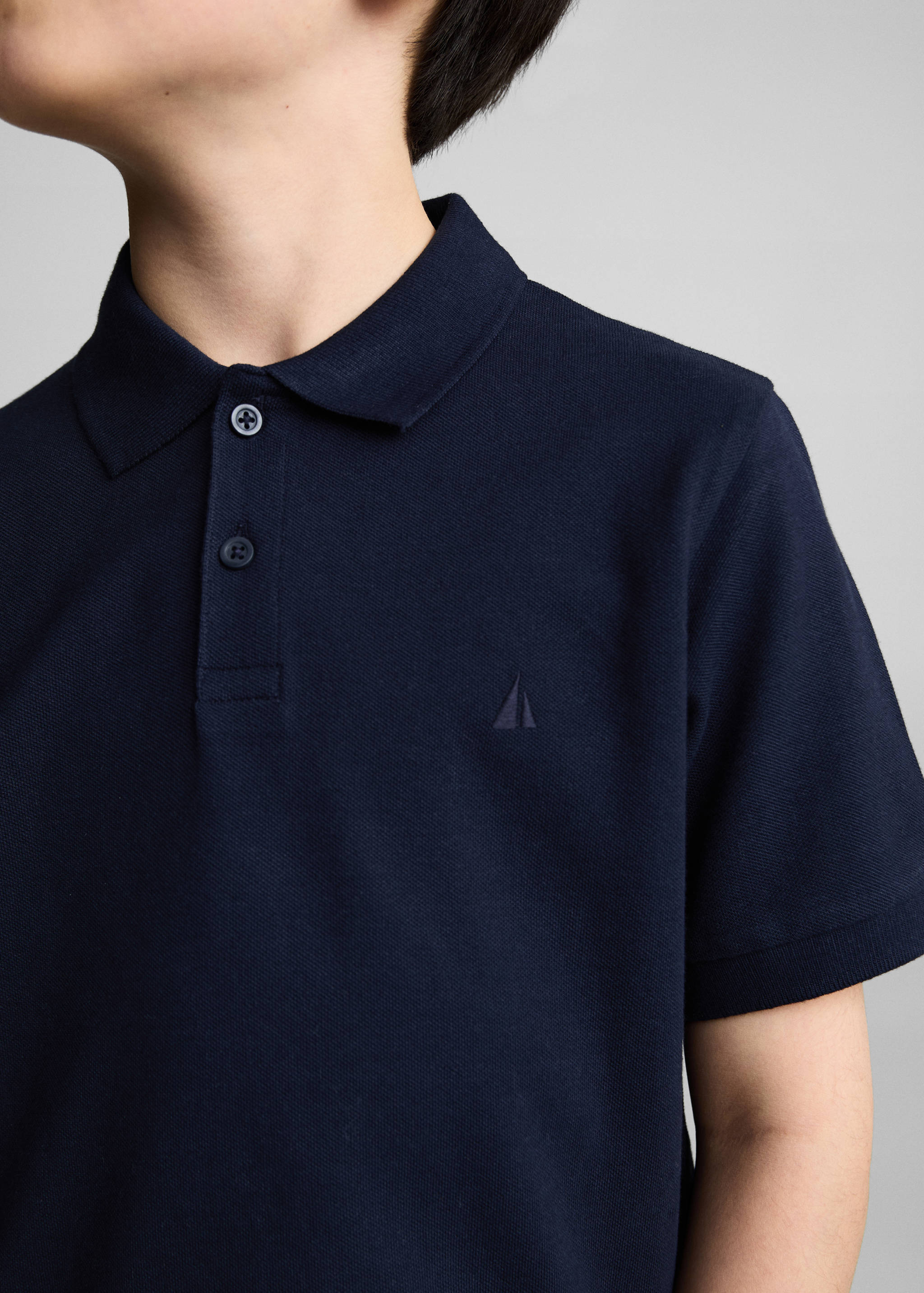 Short-sleeved cotton polo shirt - Details of the article 6