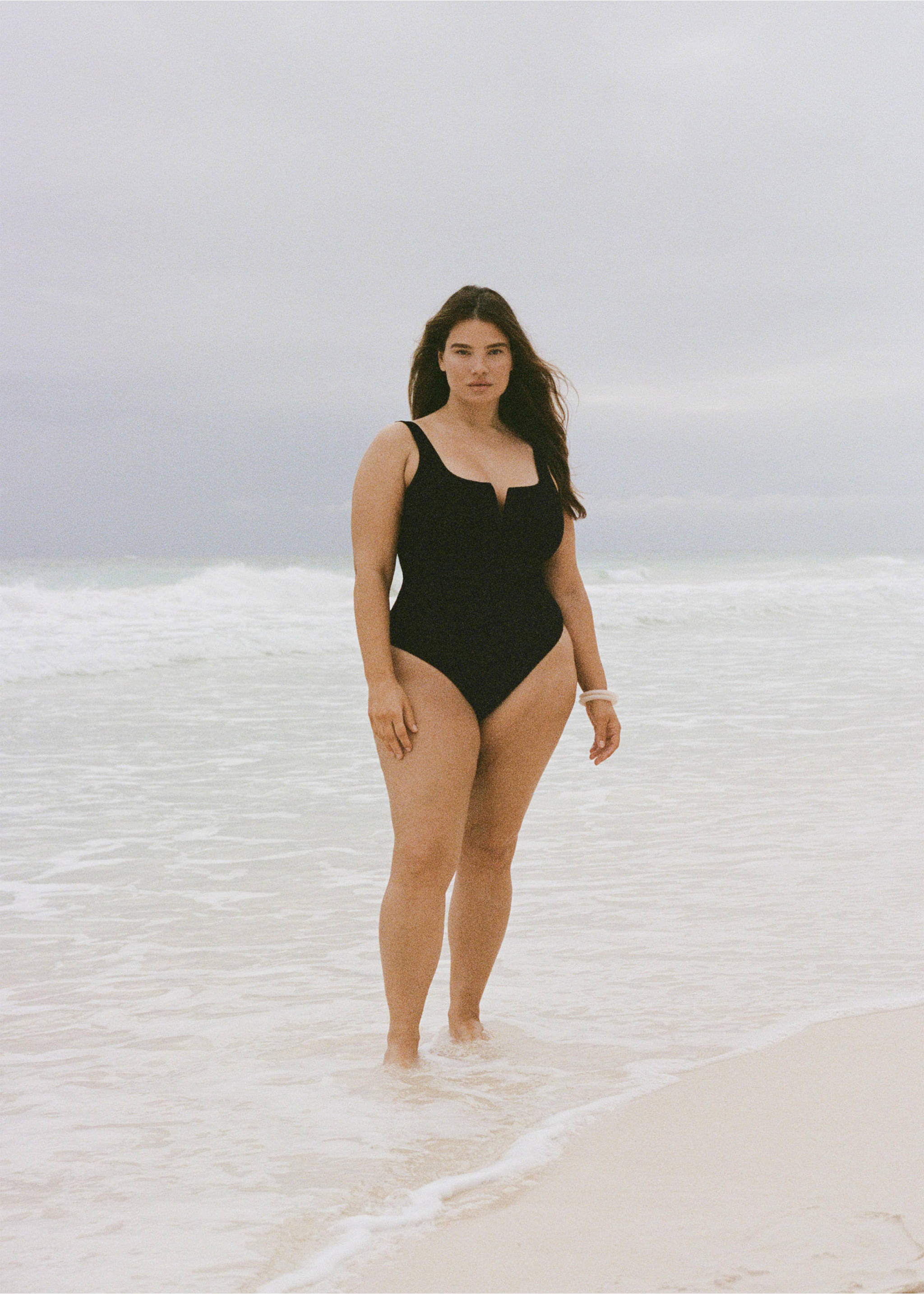 Swimsuit with slit neckline - Details of the article 3, Black. Ref: 87094394-00.