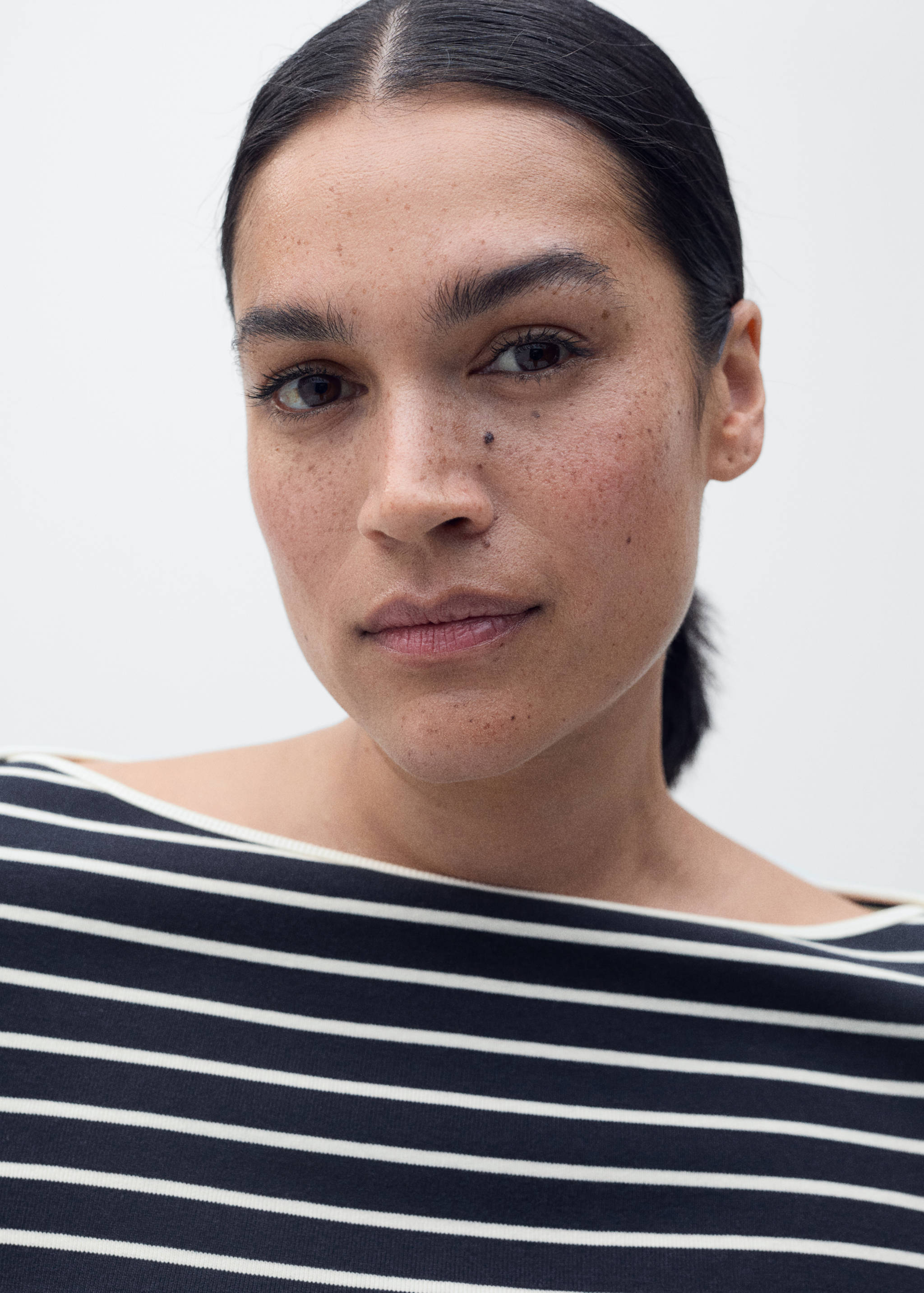 Striped boat-neck t-shirt - Details of the article 4