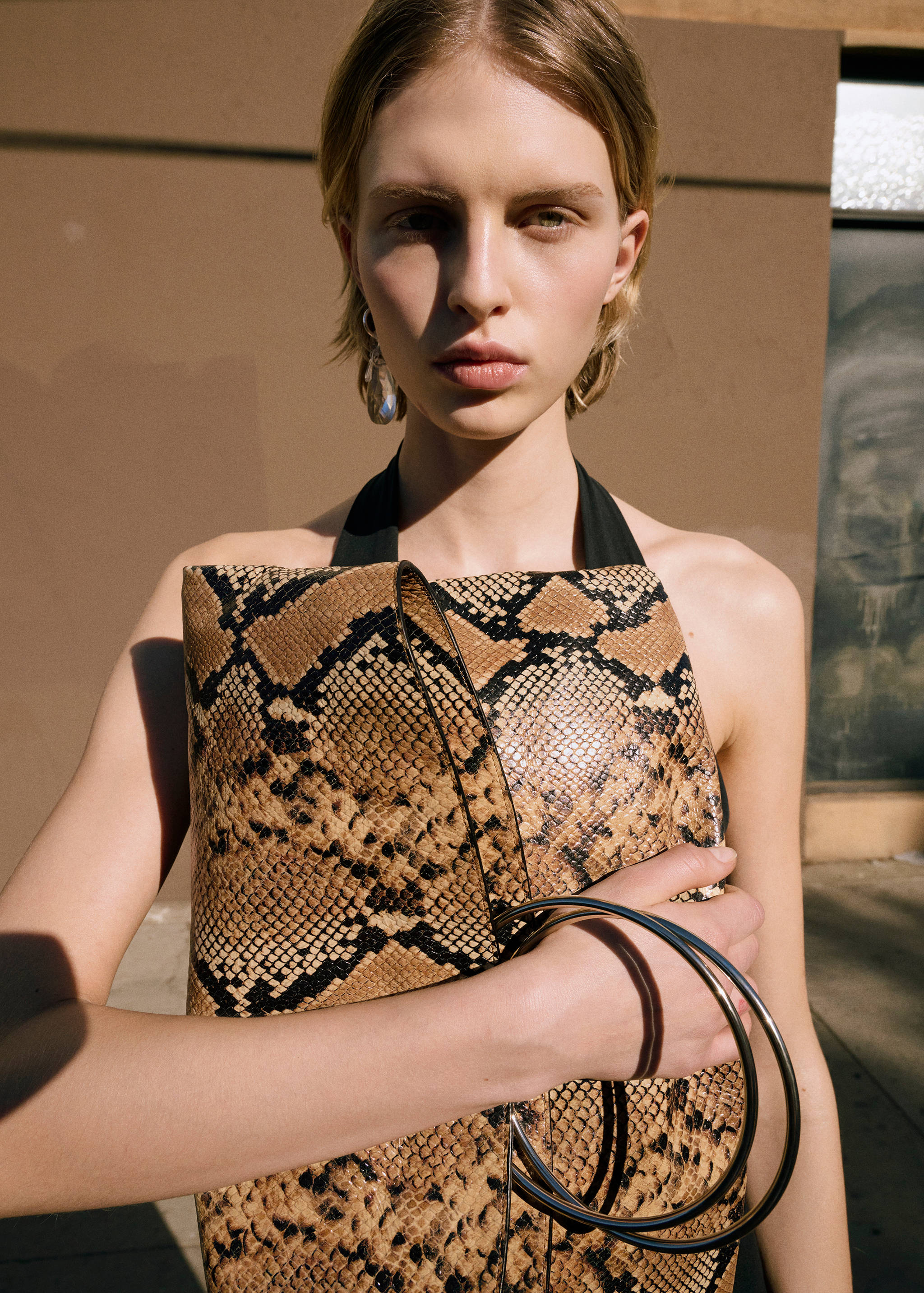Animal-print leather bag with metal handle - Details of the article 9