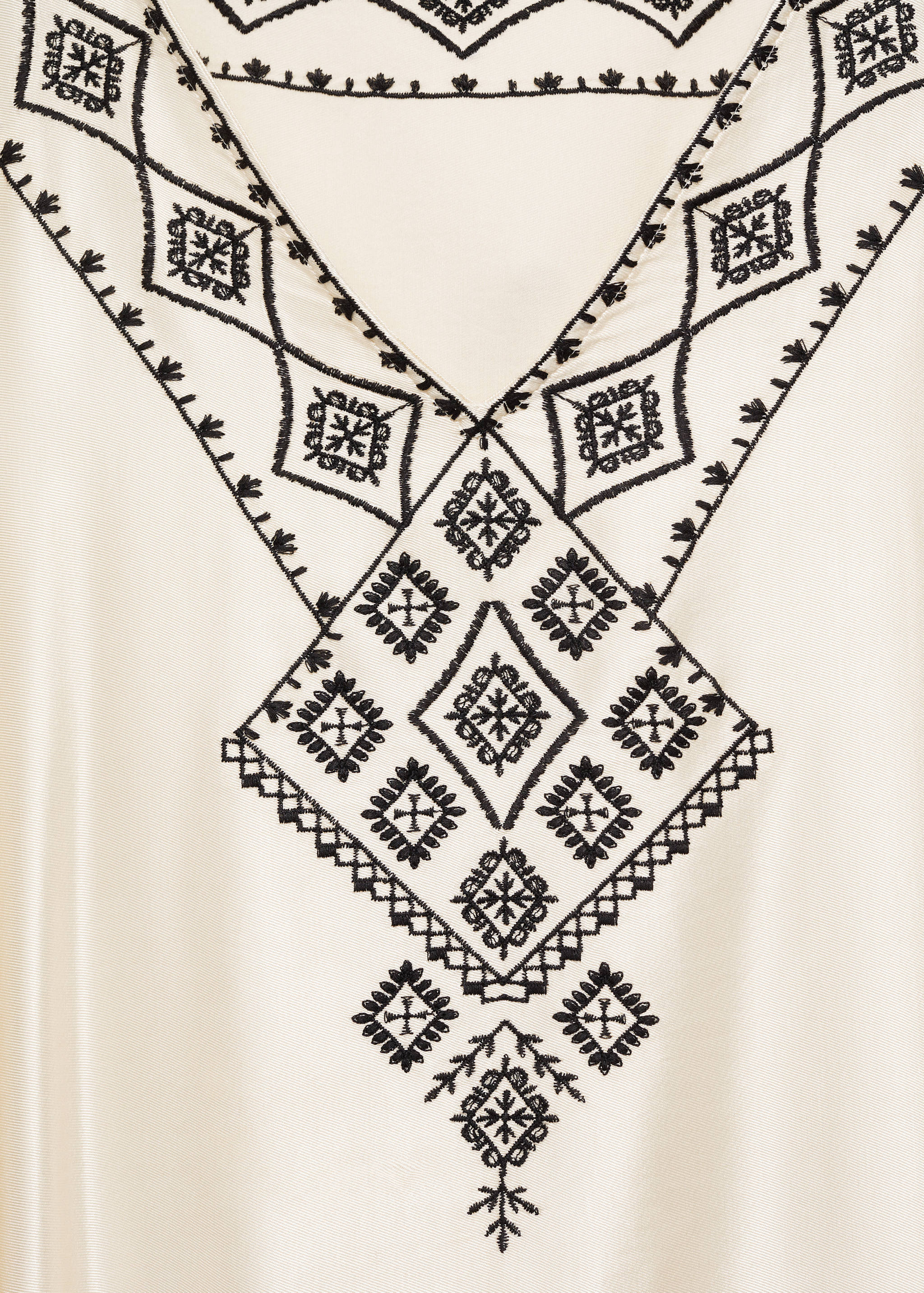 Embroidered satin caftan - Details of the article 8