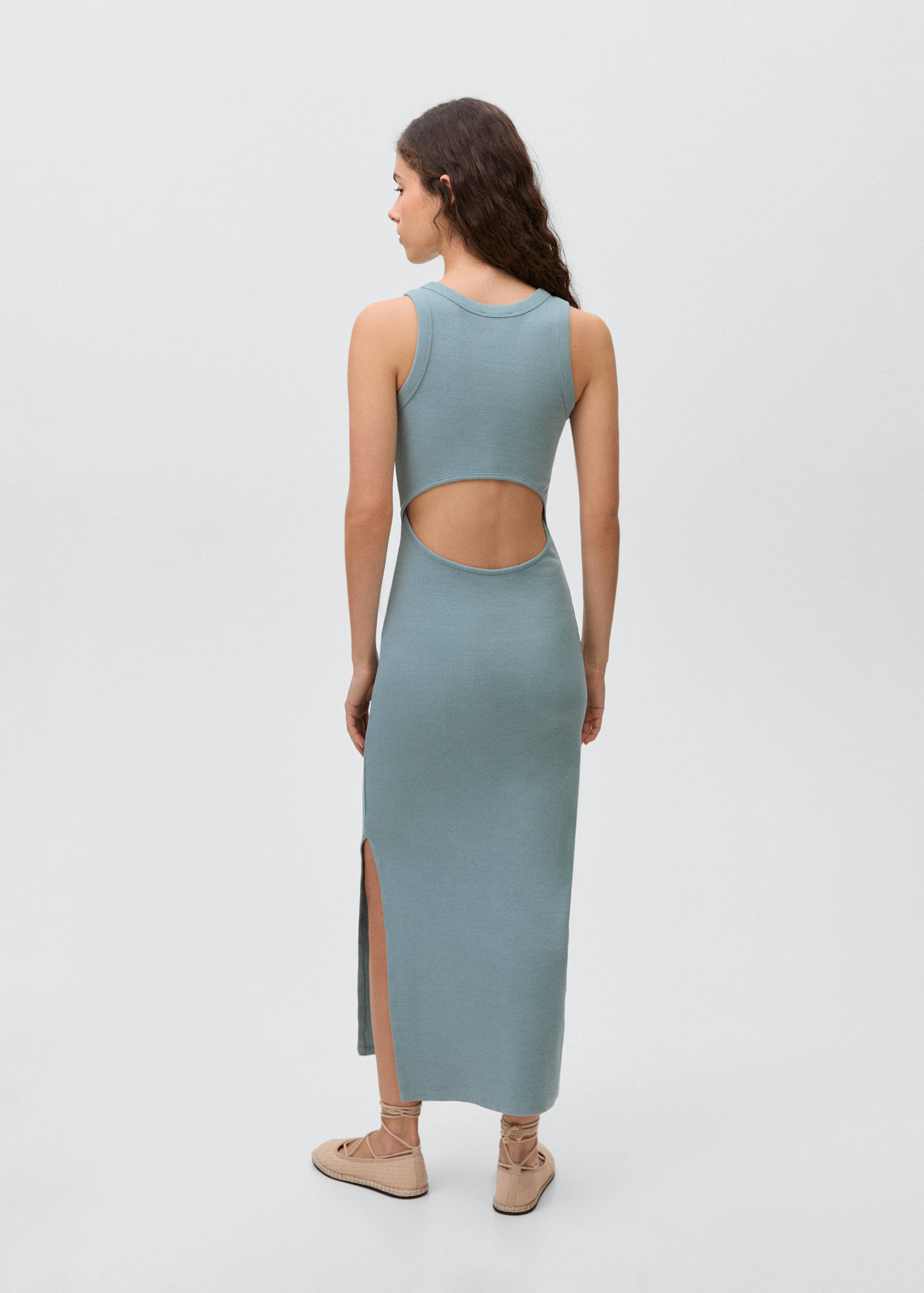Cut-out back dress - Reverse of the article