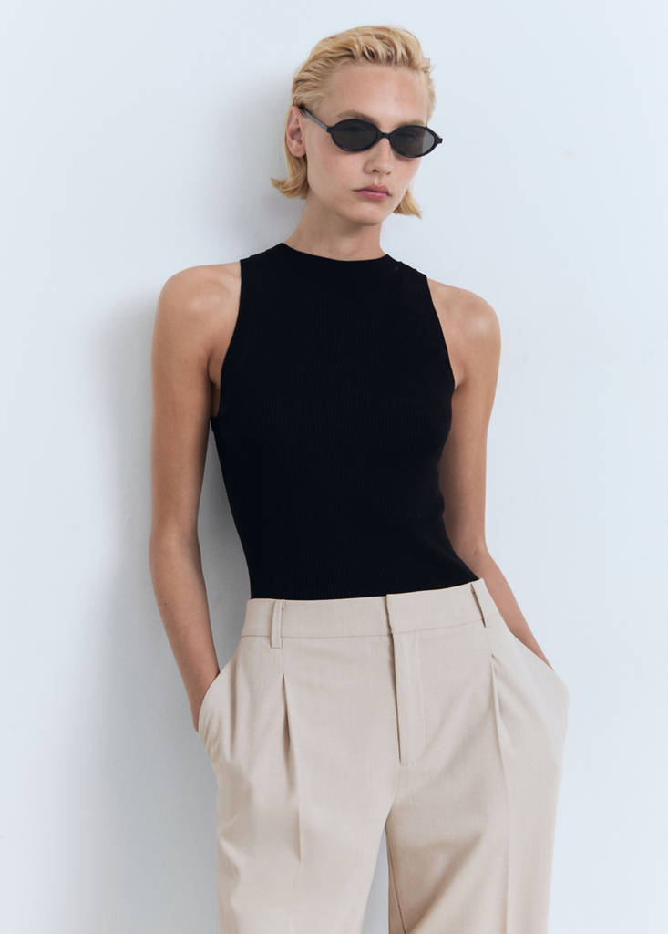 Straight-fit pleated trousers — Beige