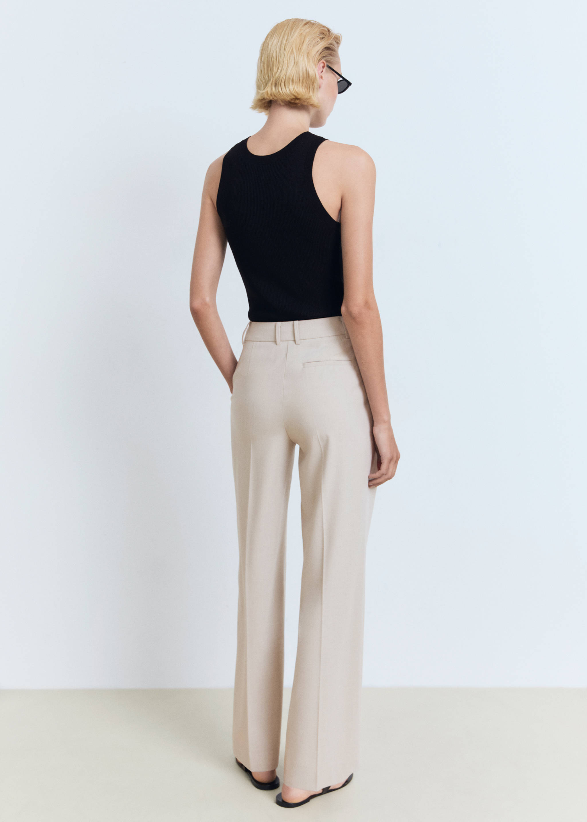 Straight-fit pleated trousers - Reverse of the article
