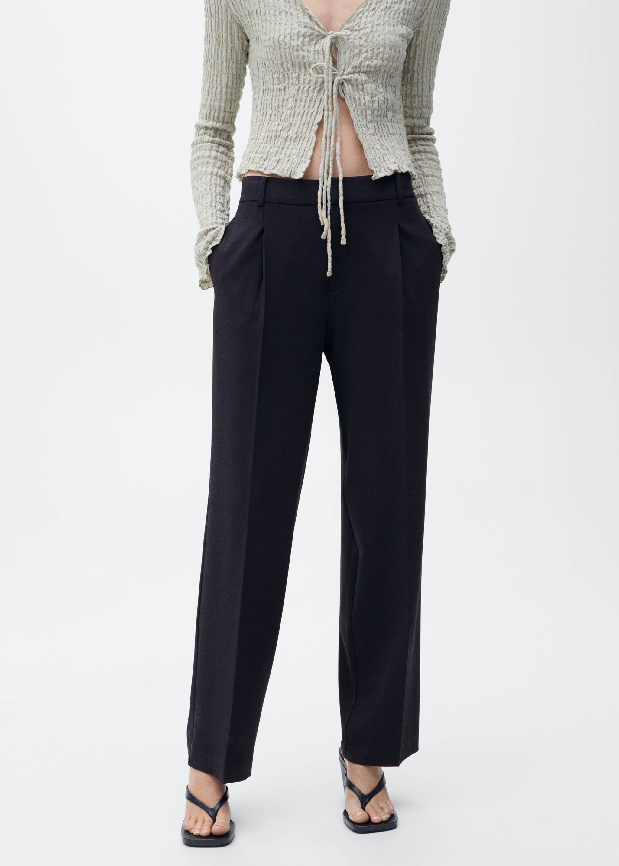 Straight-fit pleated trousers - Medium plane