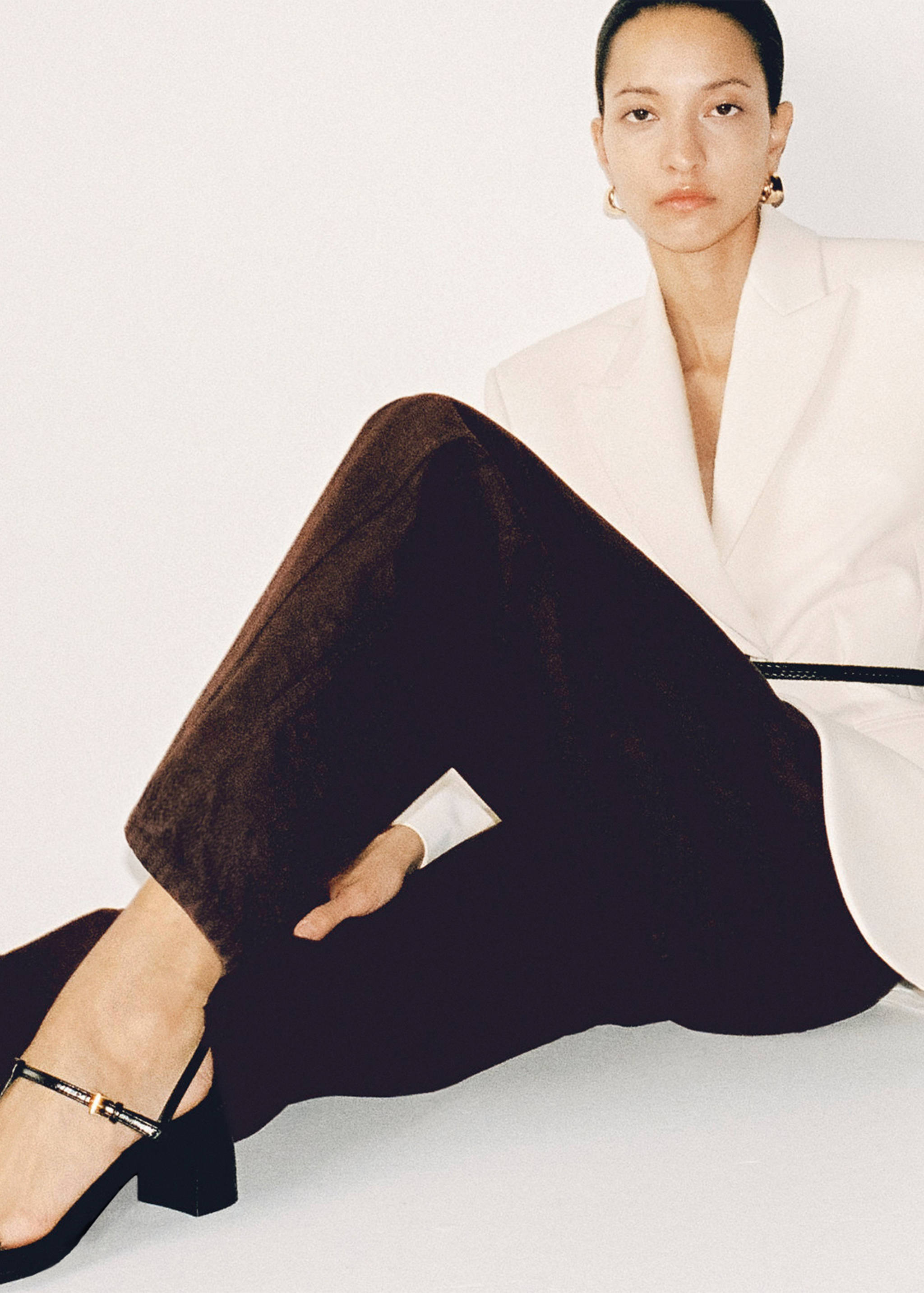 High-heeled sandals with buckle straps - General plane