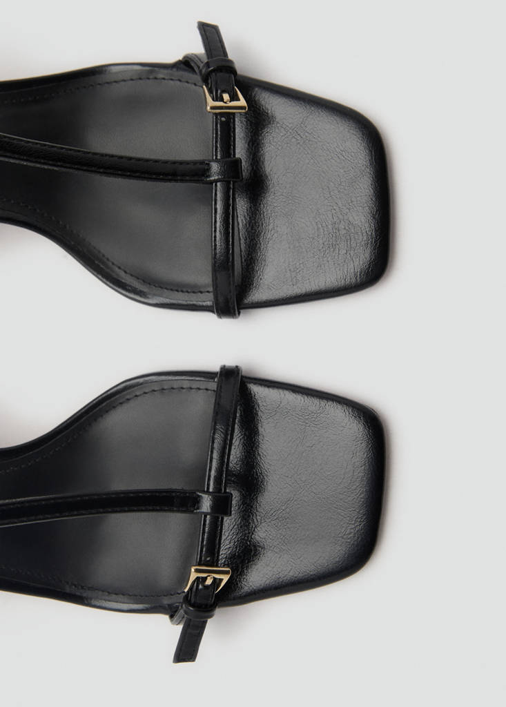 High-heeled sandals with buckle straps — Black