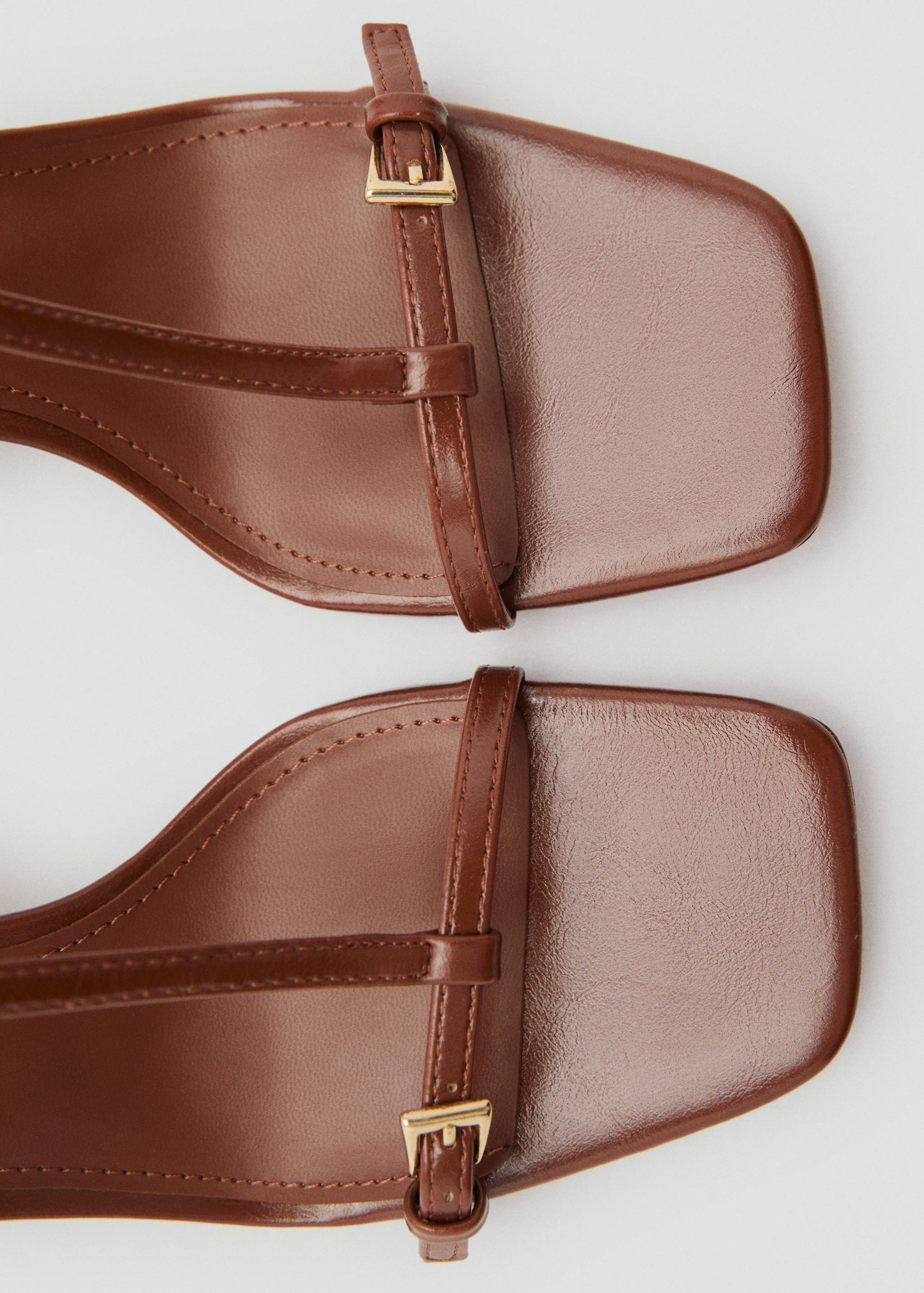 High-heeled sandals with buckle straps - Details of the article 2