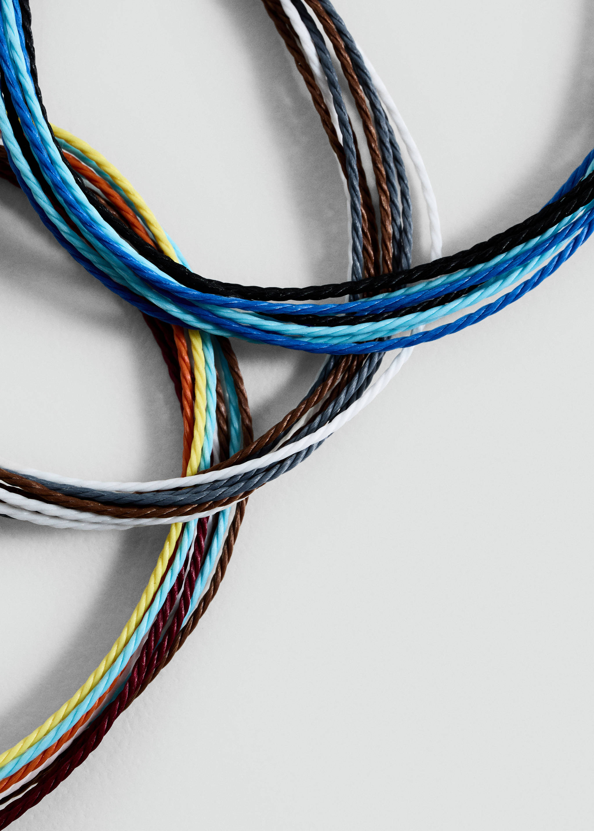 Thread multiple chain bracelet - Details of the article 1