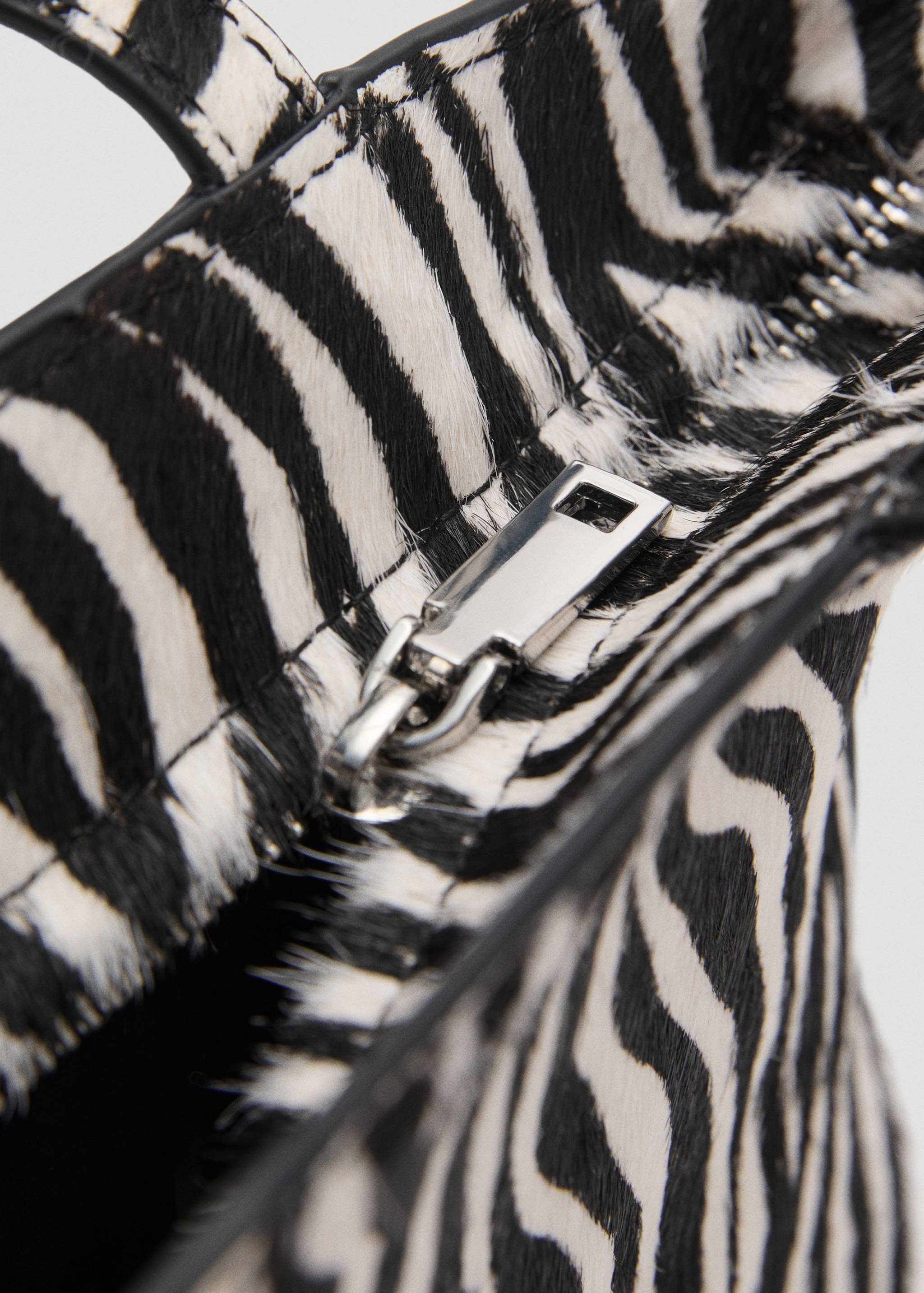 Zebra-print leather bag - Details of the article 2