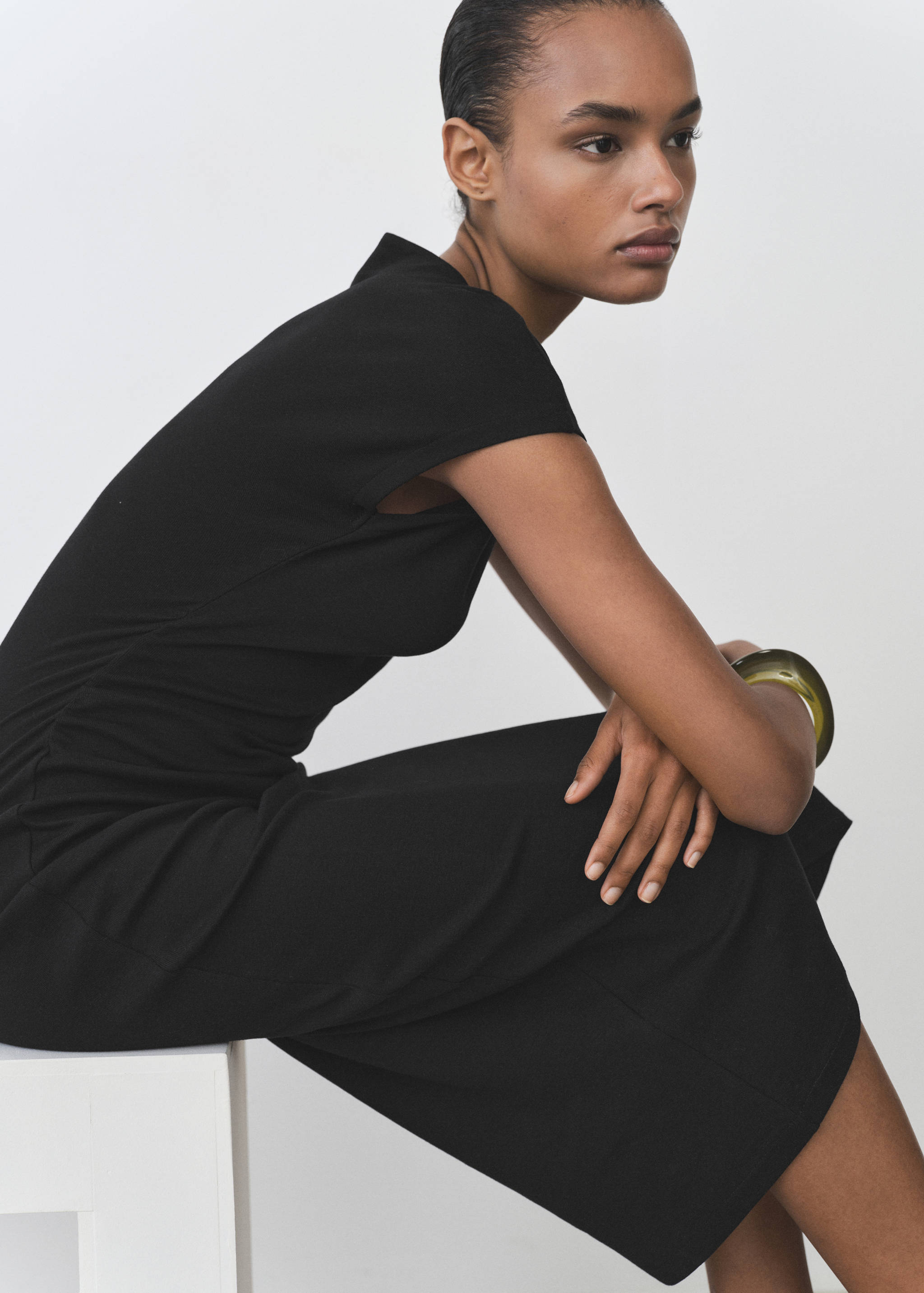 Vestido midi com pormenor drapeado - Pormenor do artigo 2