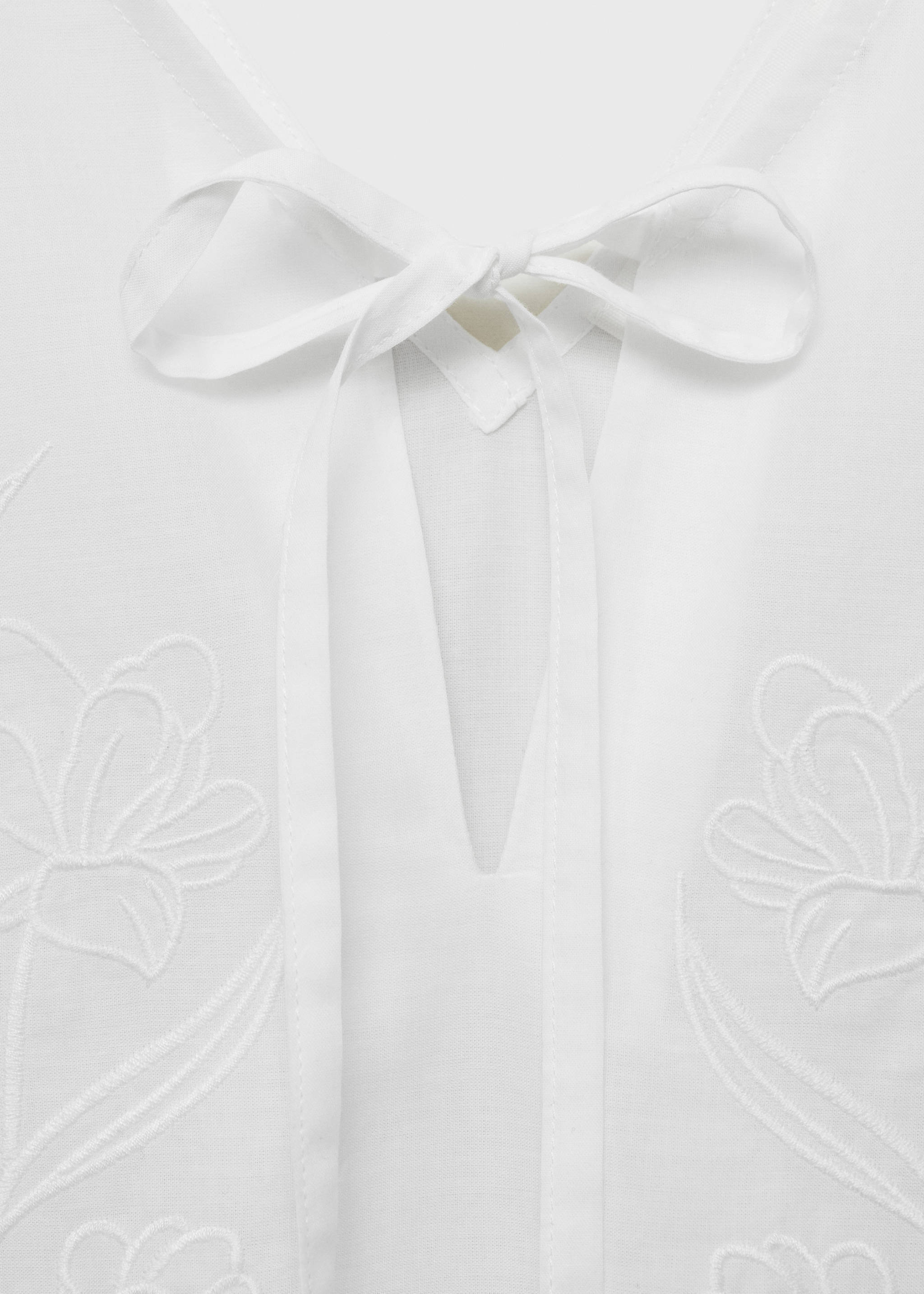 Camisa de noite de algodão bordada - Pormenor do artigo 8