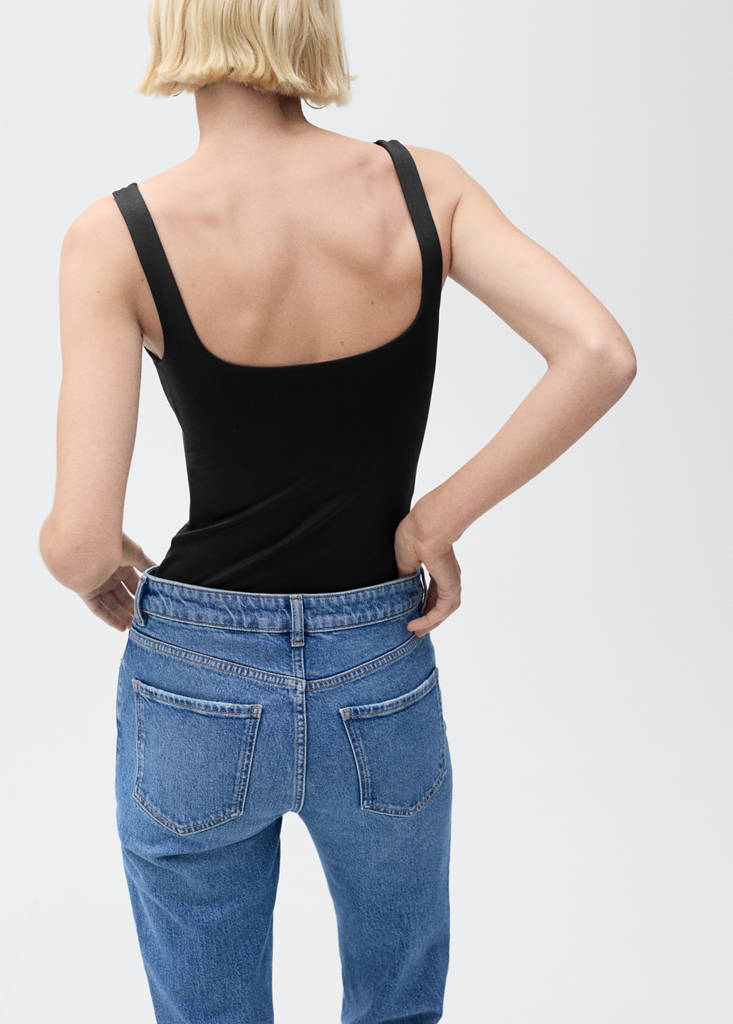 Sleeveless fitted bodysuit — Black
