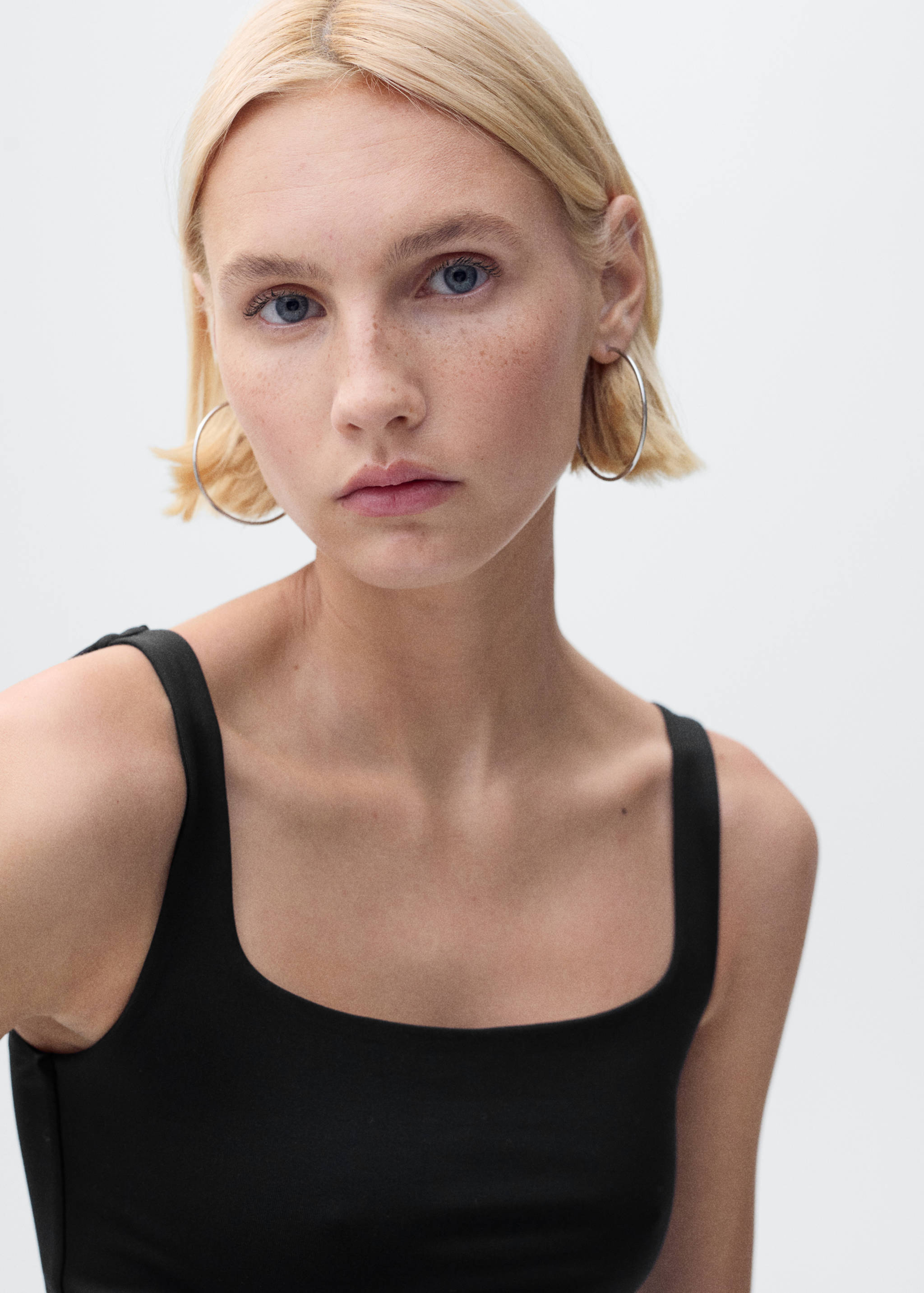 Sleeveless fitted bodysuit - Details of the article 1