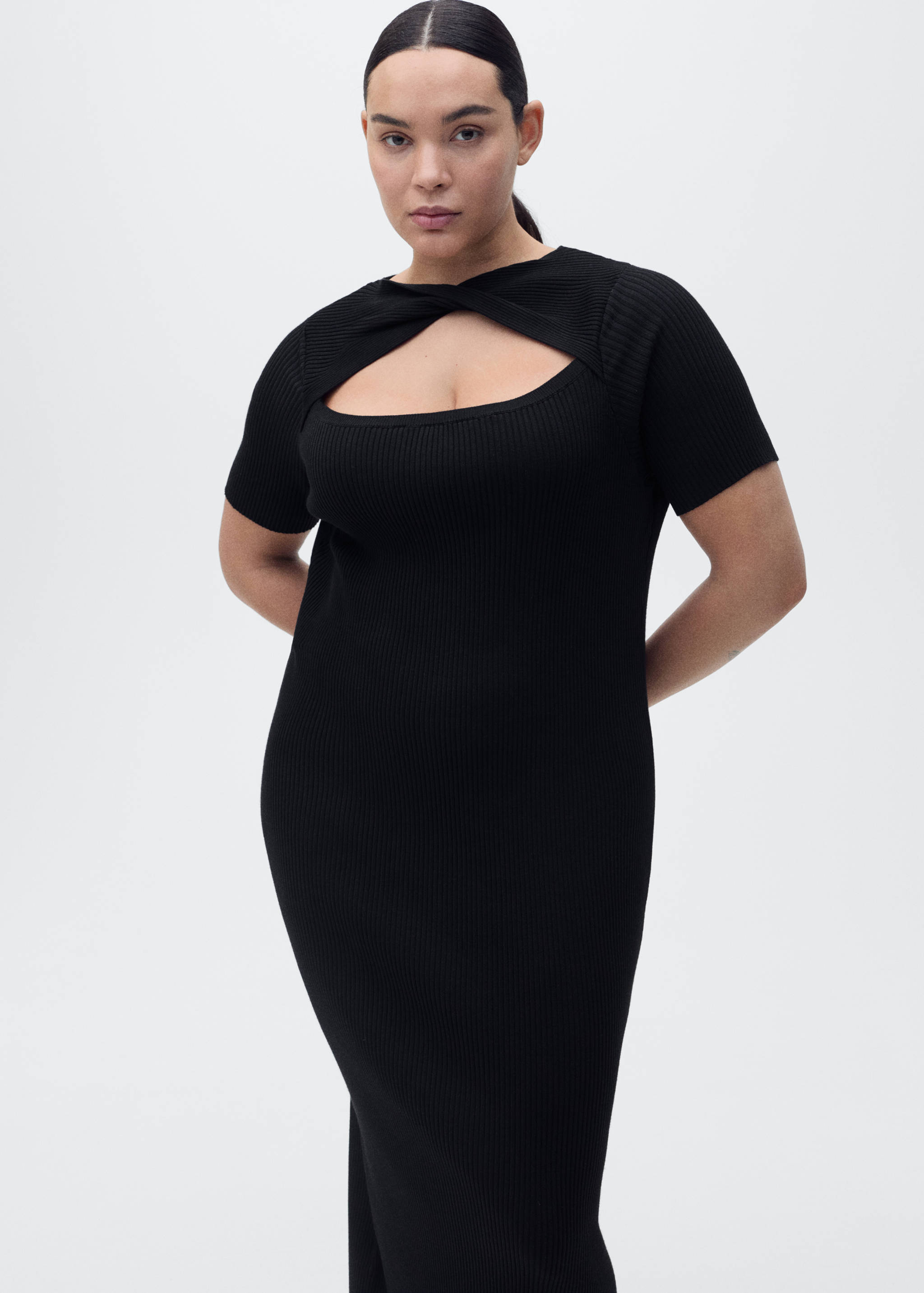 Ribbed midi-dress with slit neckline - Details of the article 5