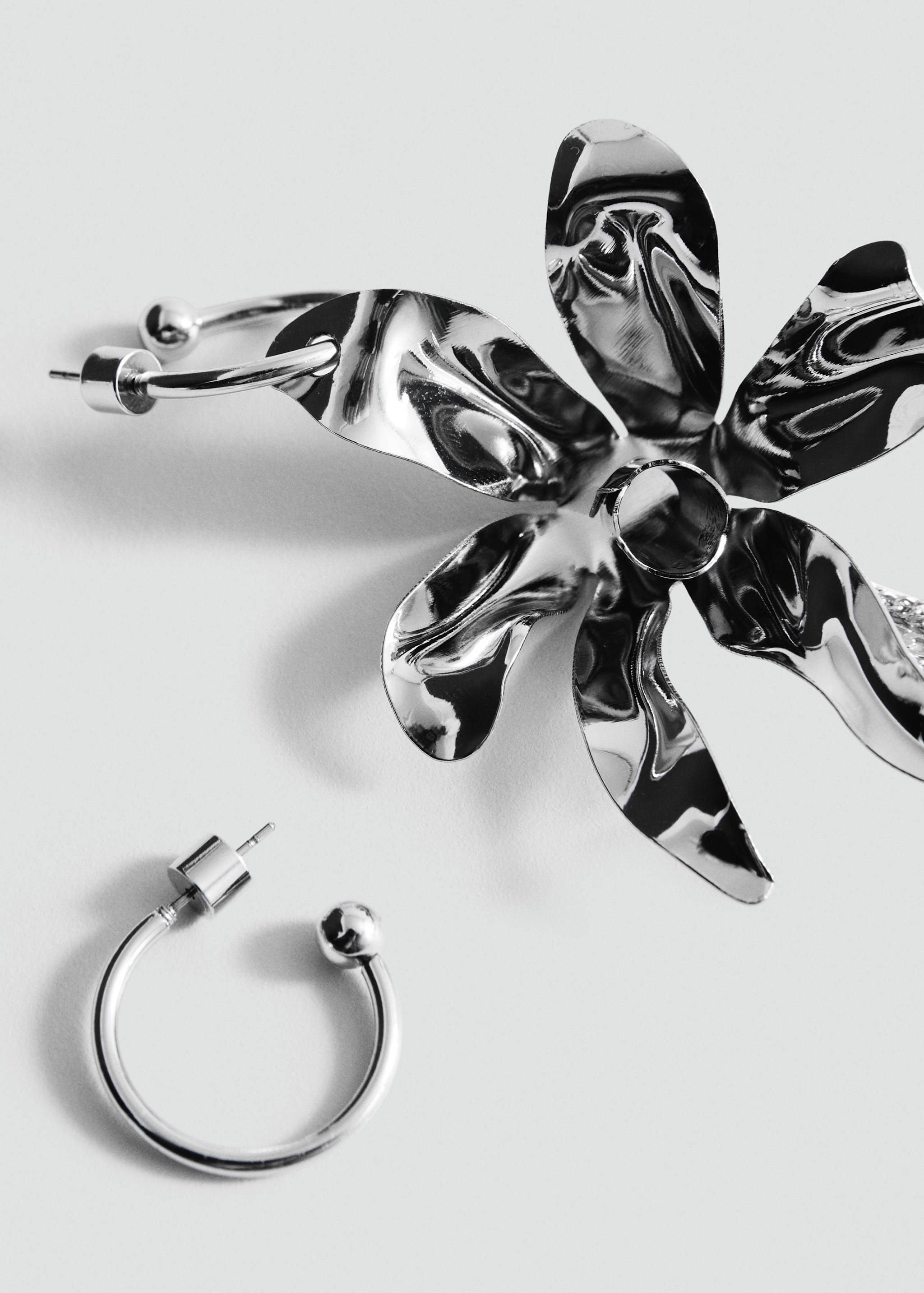 Pendientes largos flores - Plano medio