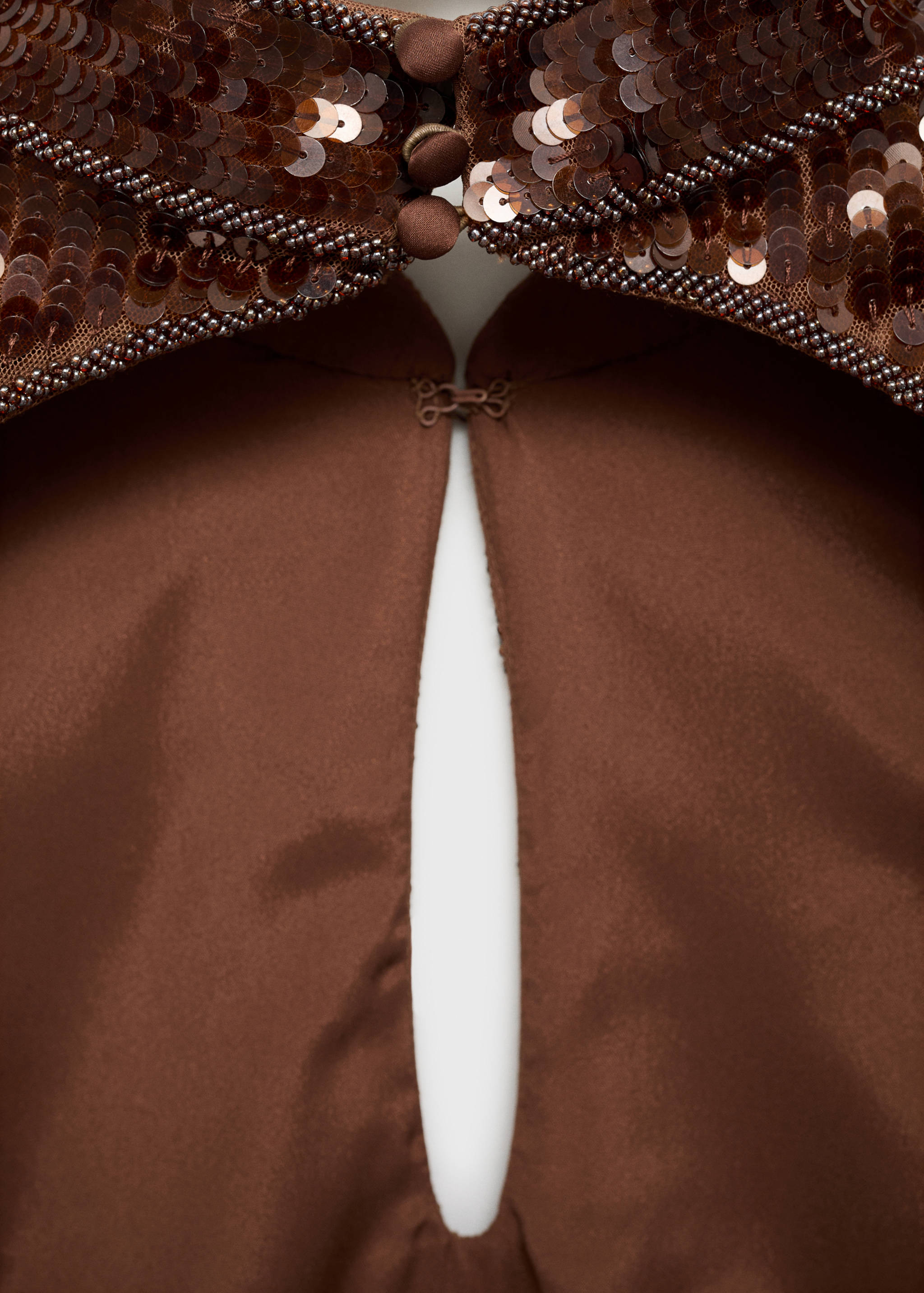 Vestido às flores com lantejoulas - Pormenor do artigo 0