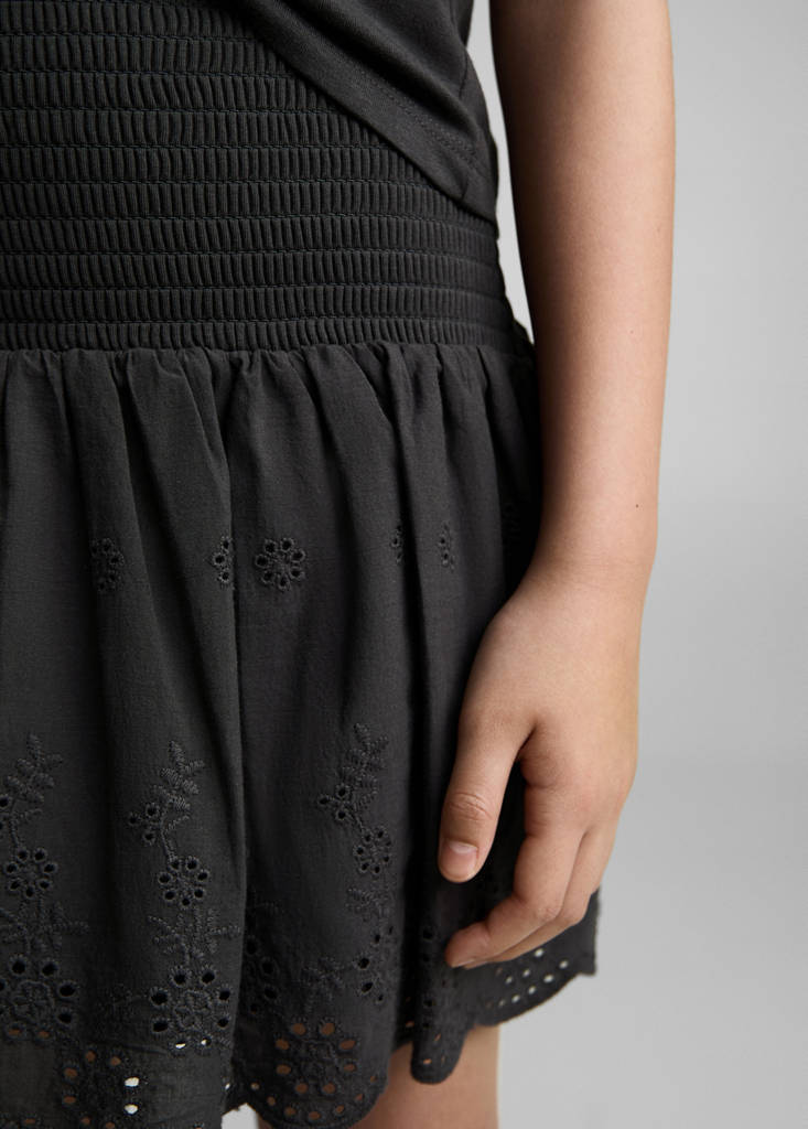 Swiss-embroidered ruffled skirt — Charcoal