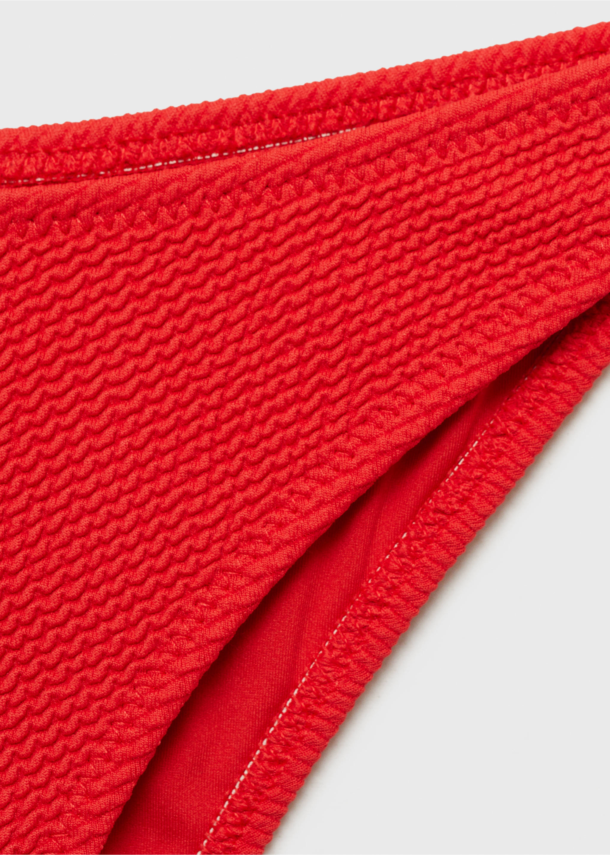 Ribbed bikini bottom - Details of the article 8, Red. Ref: 87095955-00.