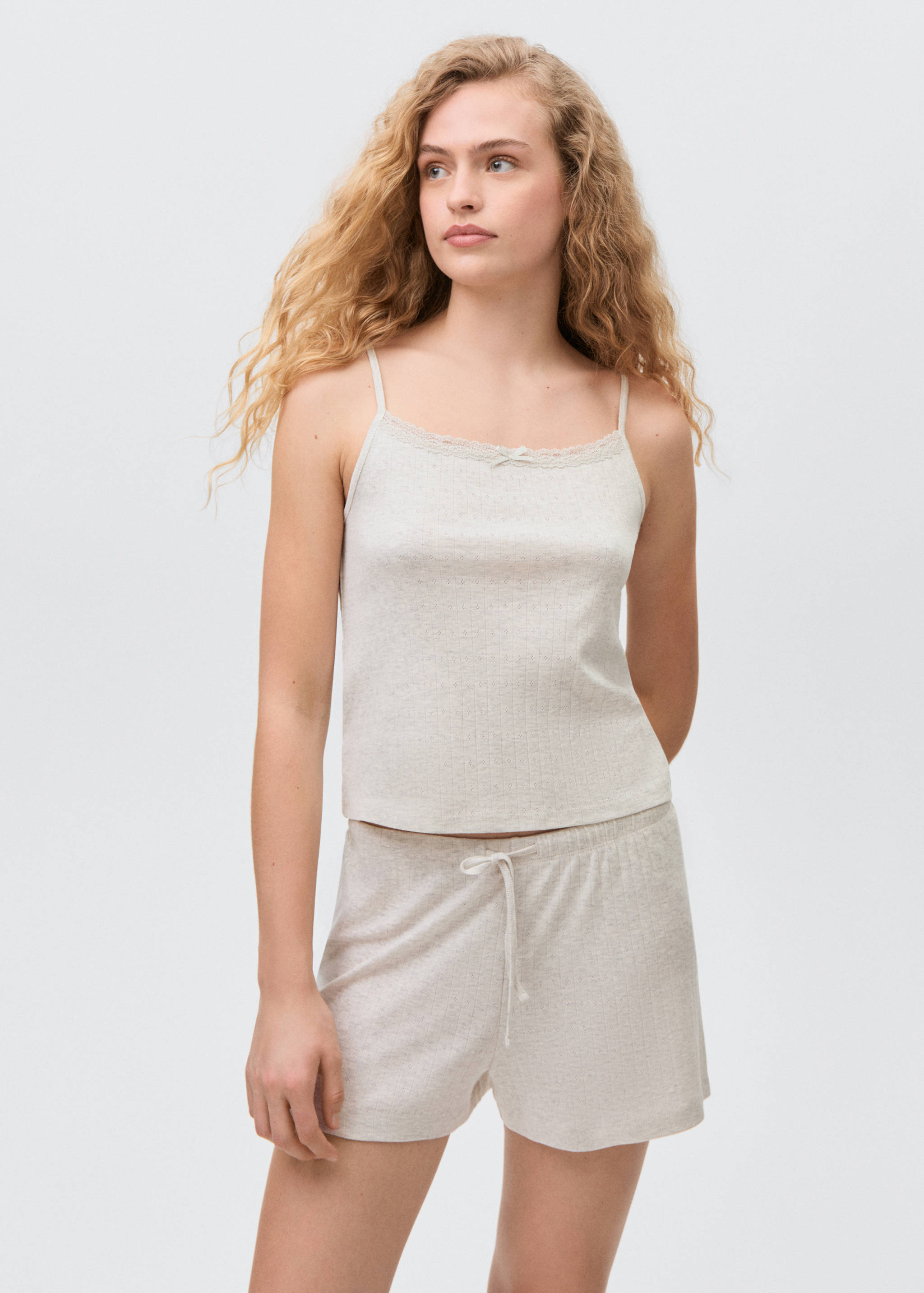 Pyjama broderie suisse - Plan moyen