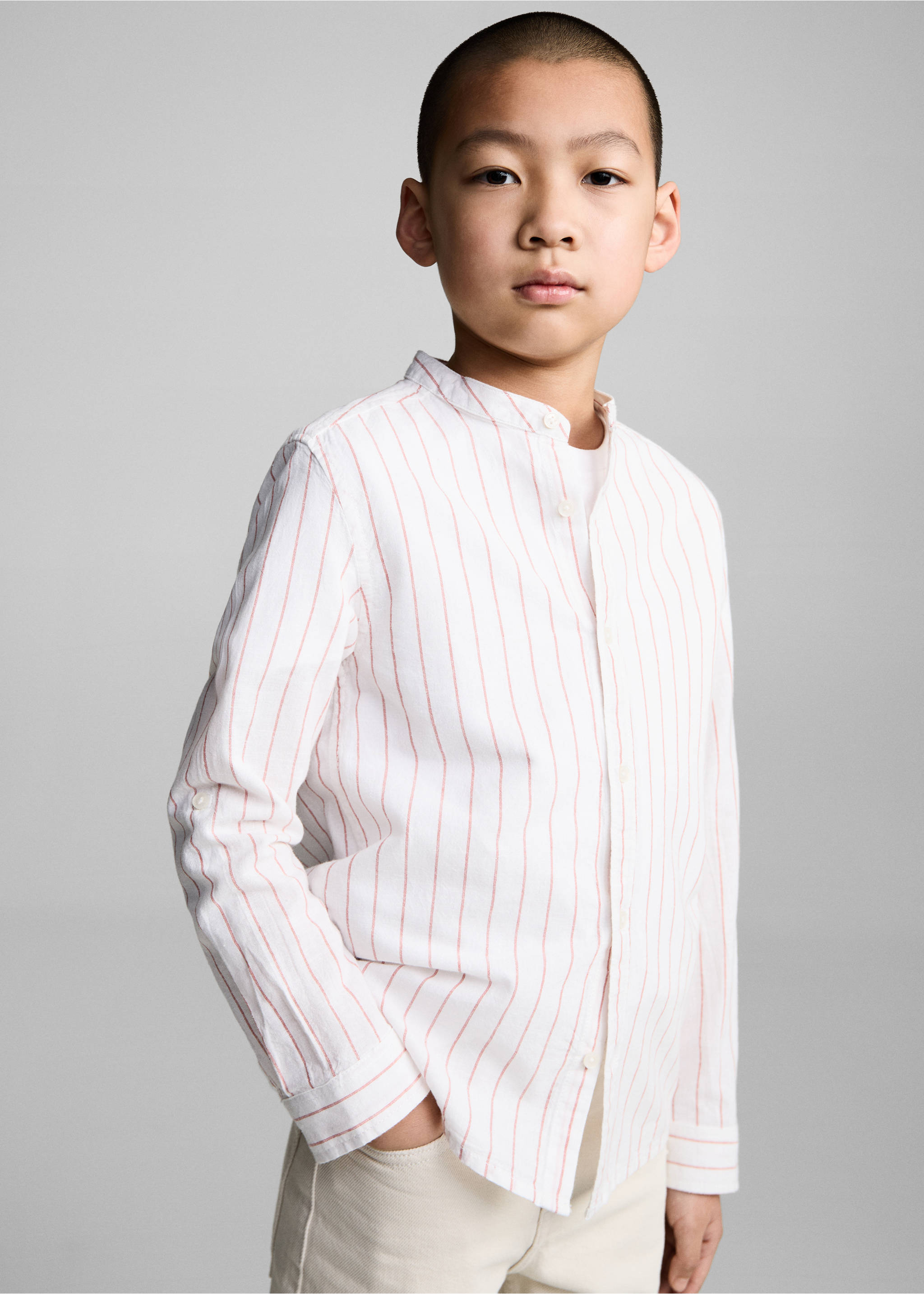 Camisa cuello mao rayas - Plano medio, Pimentón. Ref: 87095981-00.