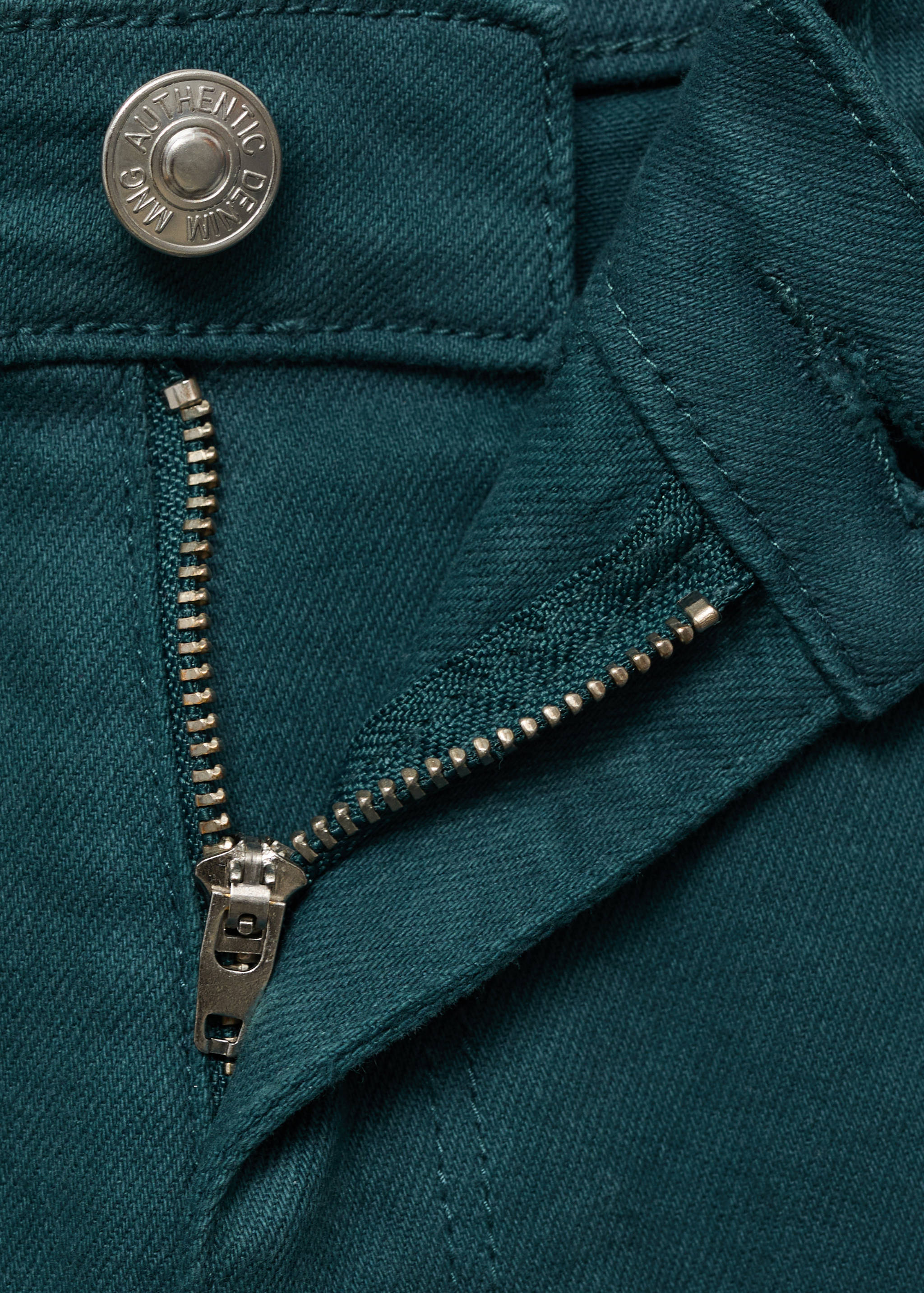 Denim shorts with frayed hem - Details of the article 8