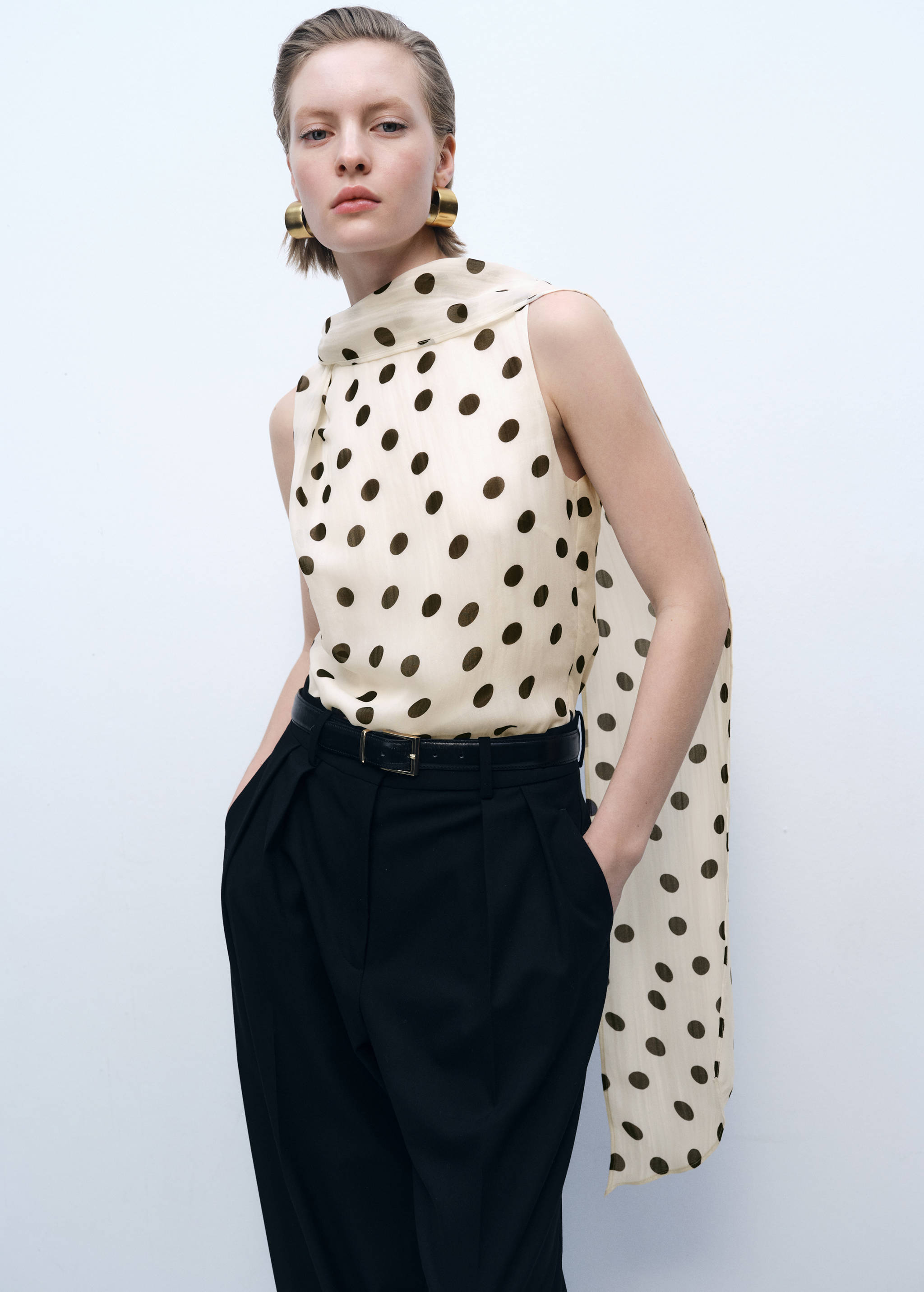 Polka-dot wrap-neck blouse - Medium plane